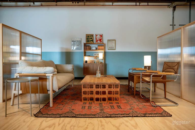  Dynamic Meeting Room & Flex Production Space 