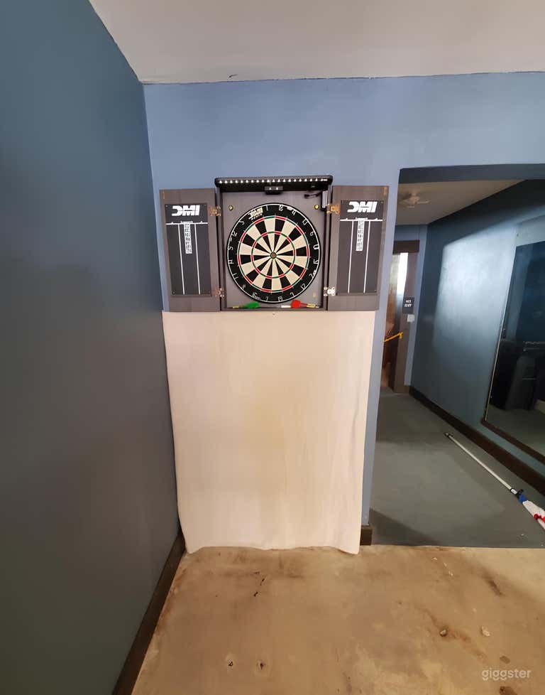  Film-Ready Industrial Studio (Barber Shop) 