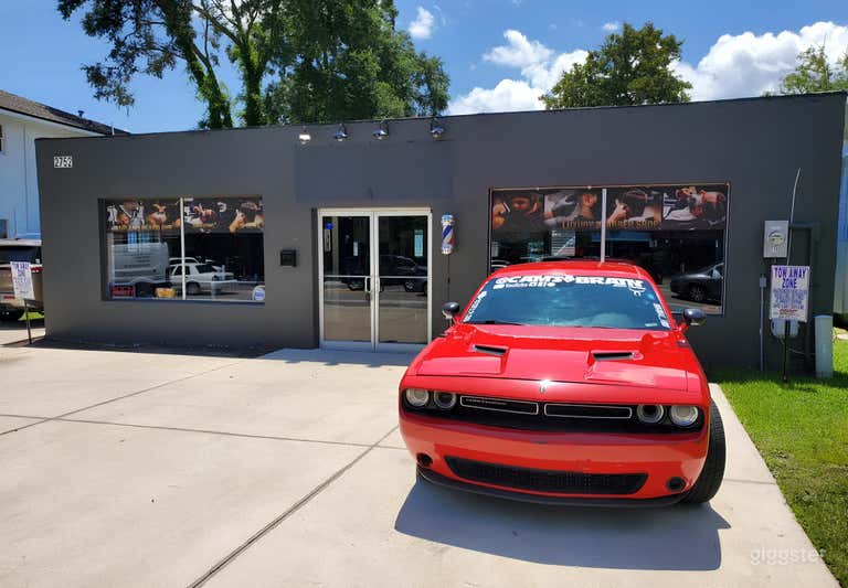  Film-Ready Industrial Studio (Barber Shop) 