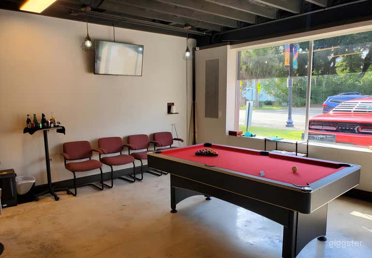  Film-Ready Industrial Studio (Barber Shop) 