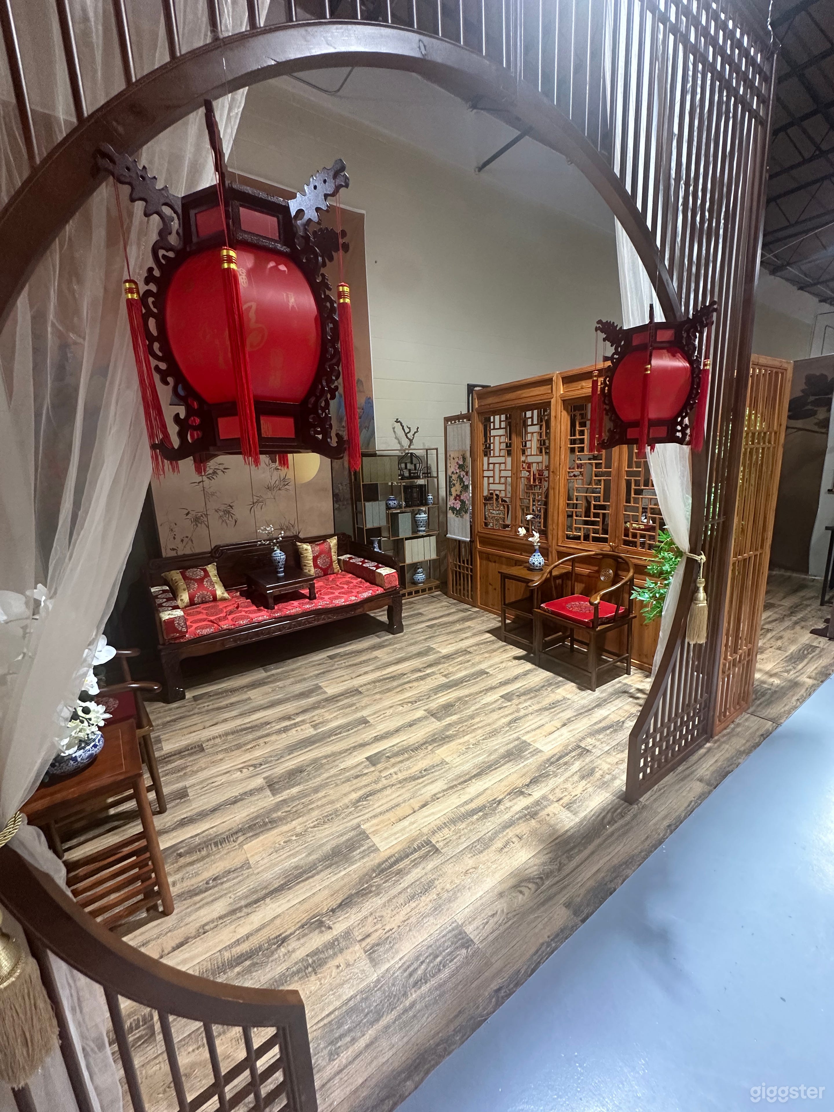Traditional Chinese Interior Photo & Film Studio Set Photo 4