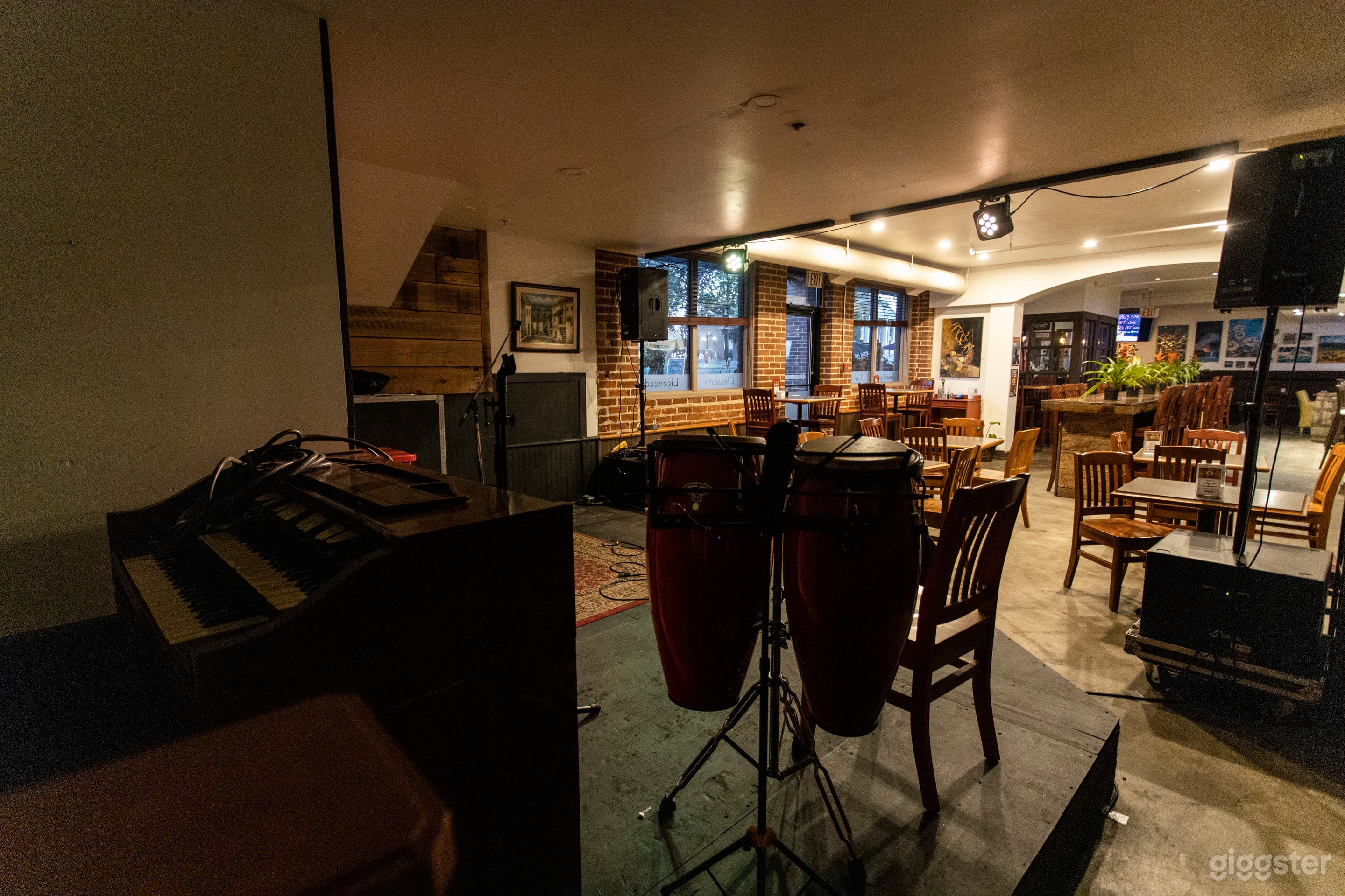 Fine Dine Restaurant with Bar &amp; Lounge (Buyout) Photo 2