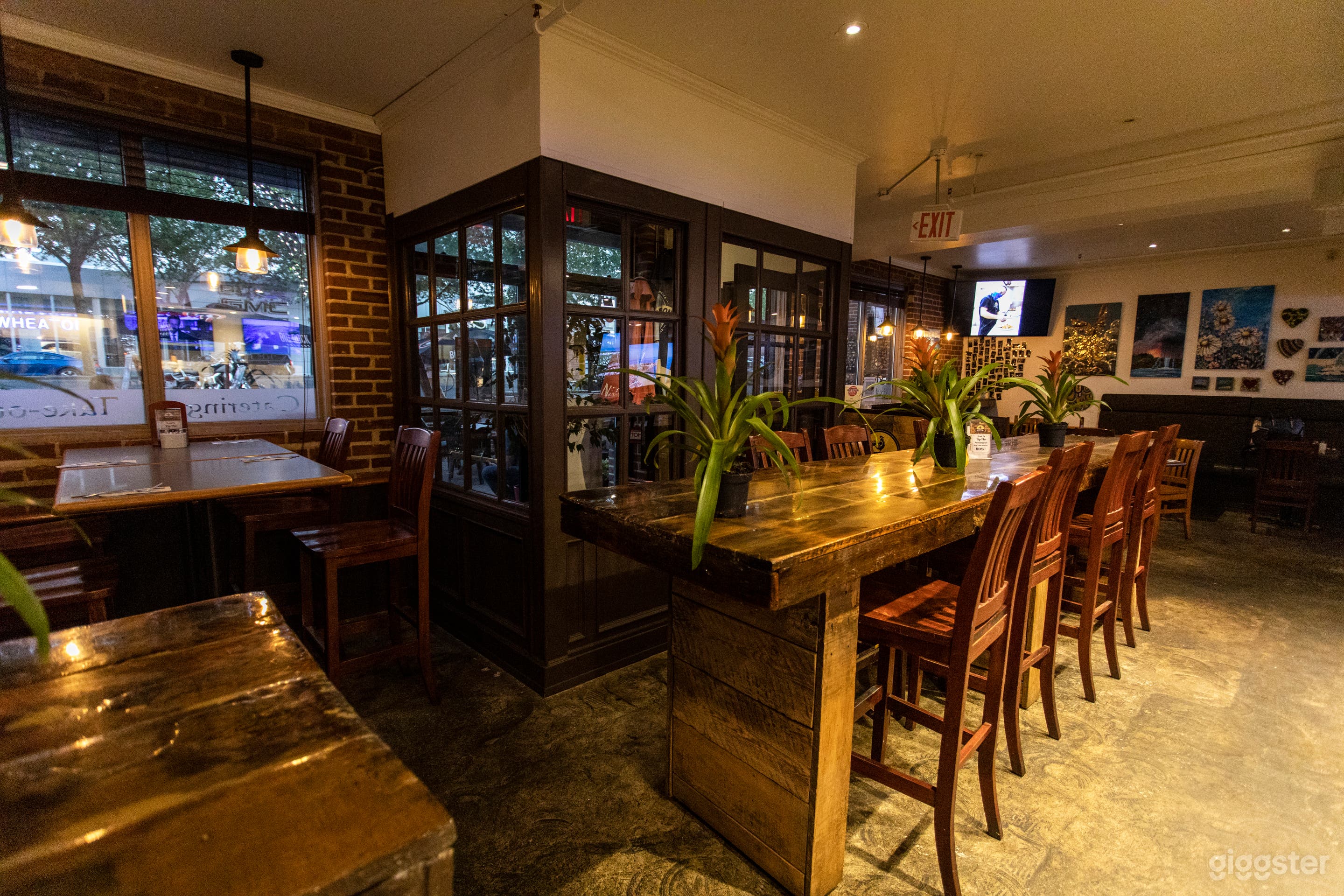 Fine Dine Restaurant with Bar &amp; Lounge (Buyout) Photo 3