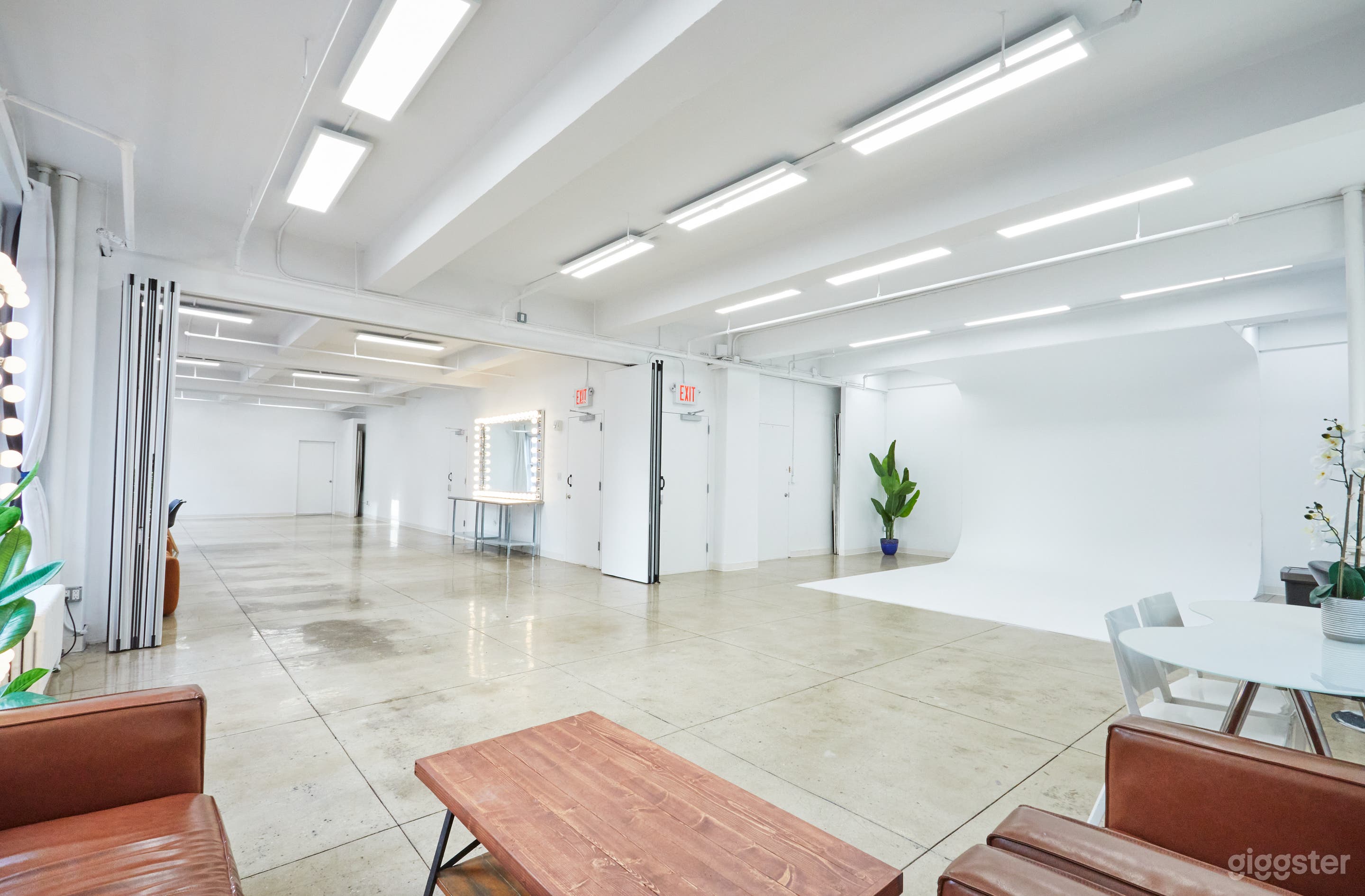 14AB Enormous Space Madison SQ Freedom Tower Views Photo 1