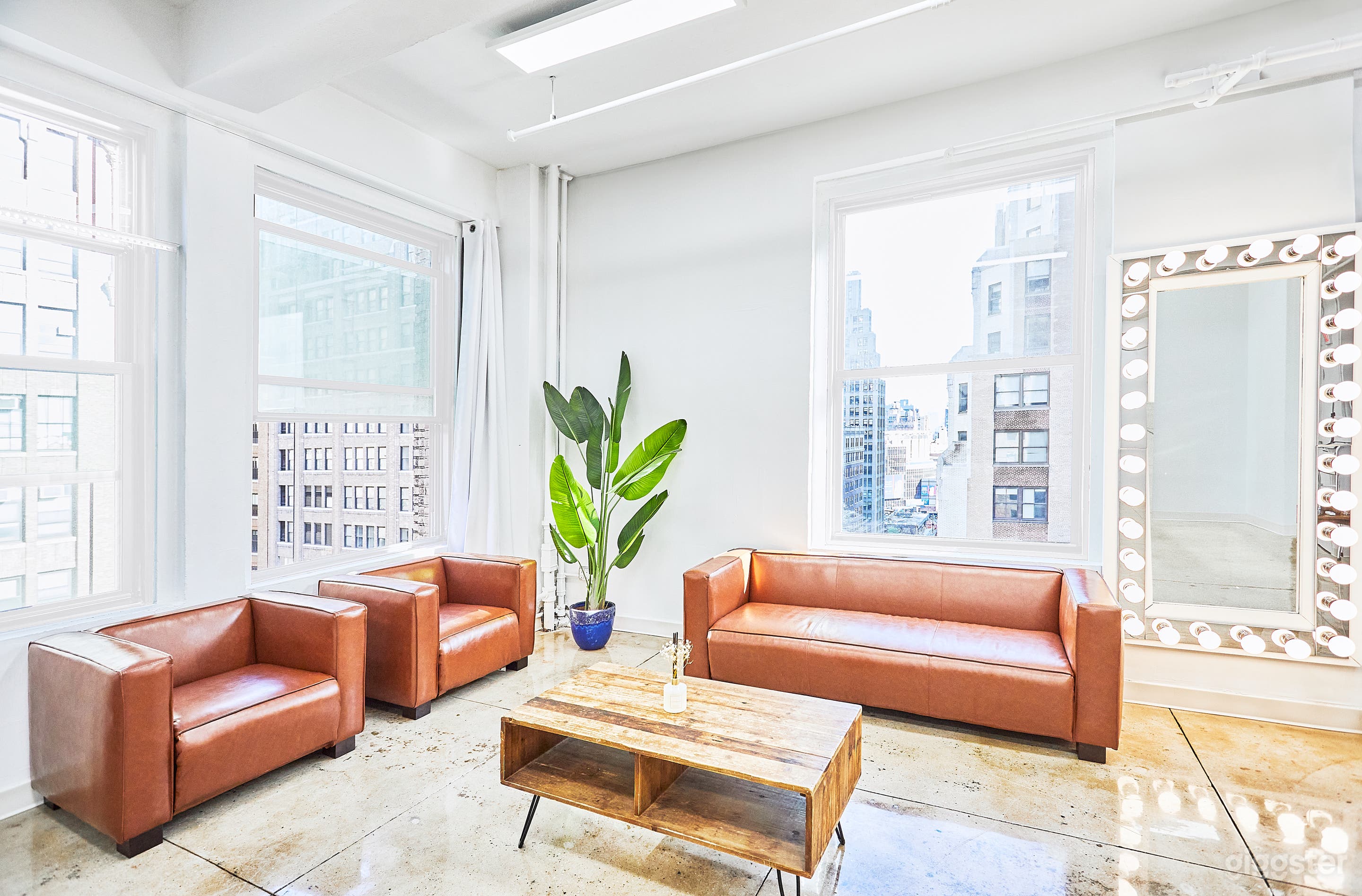 14AB Enormous Space Madison SQ Freedom Tower Views Photo 2