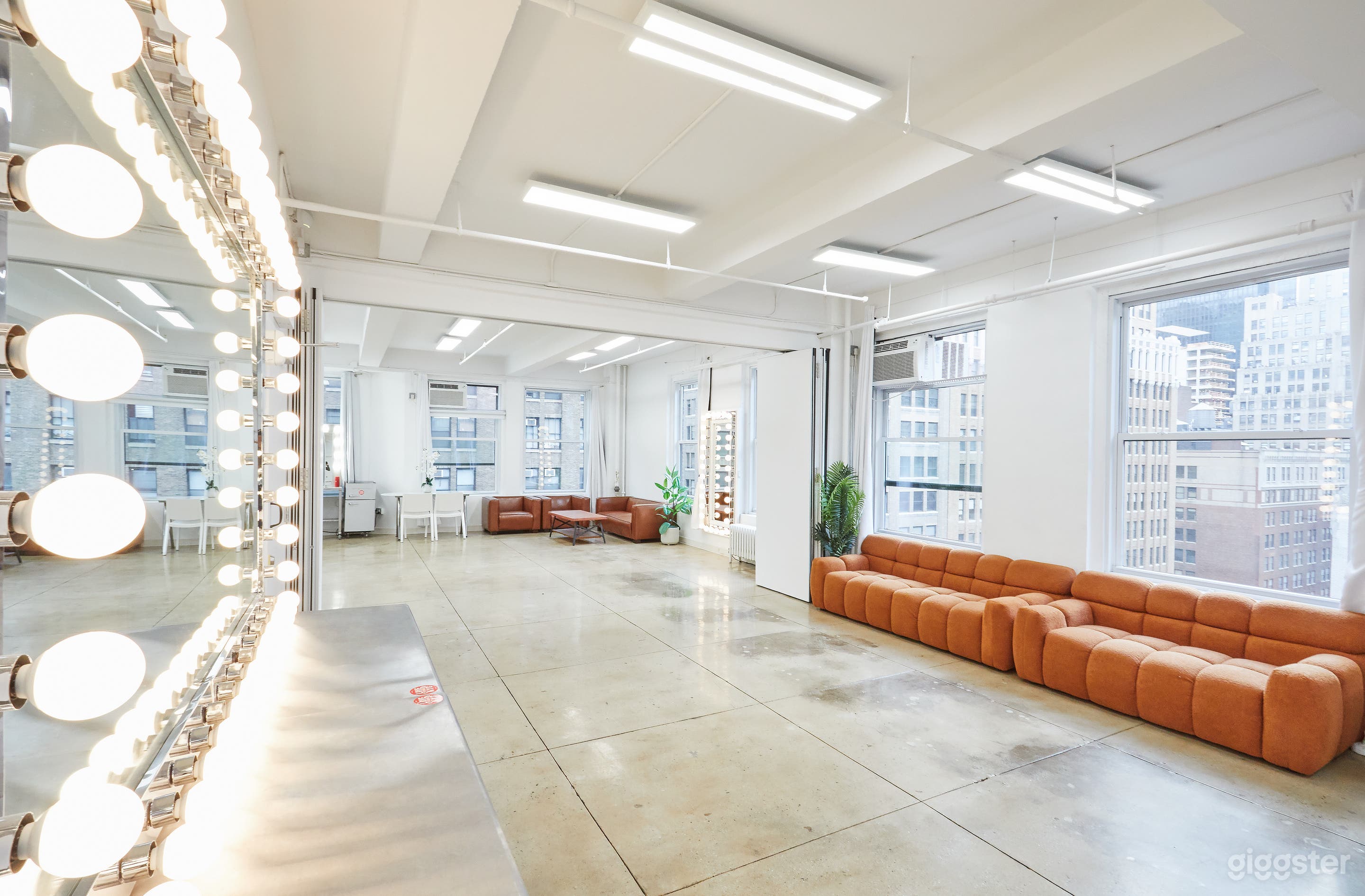 14AB Enormous Space Madison SQ Freedom Tower Views Photo 4