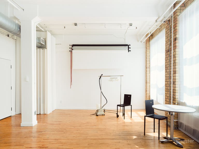  Estudio Hard-Loft en el centro con vista a la Torre CN 