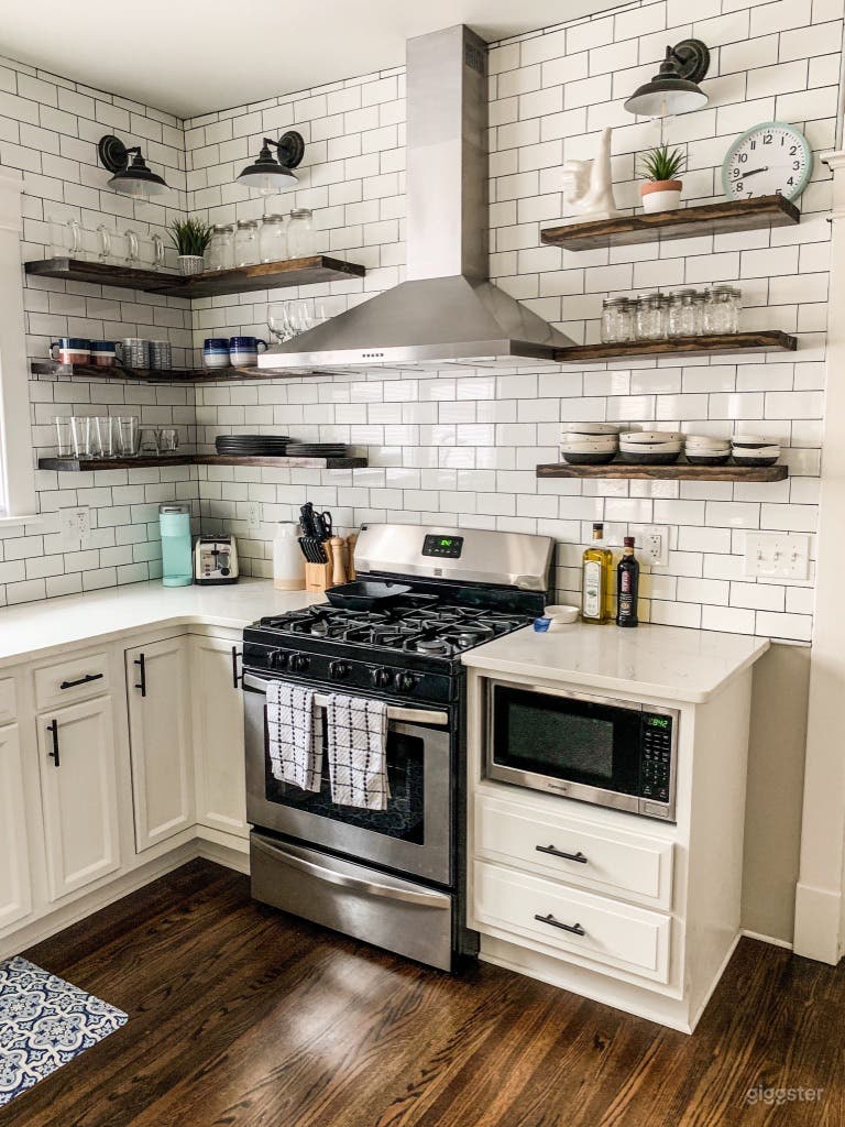  Renovated 100-year-old East Nashville Bungalow 