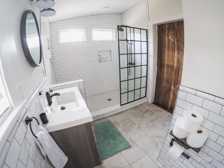  Renovated 100-year-old East Nashville Bungalow 