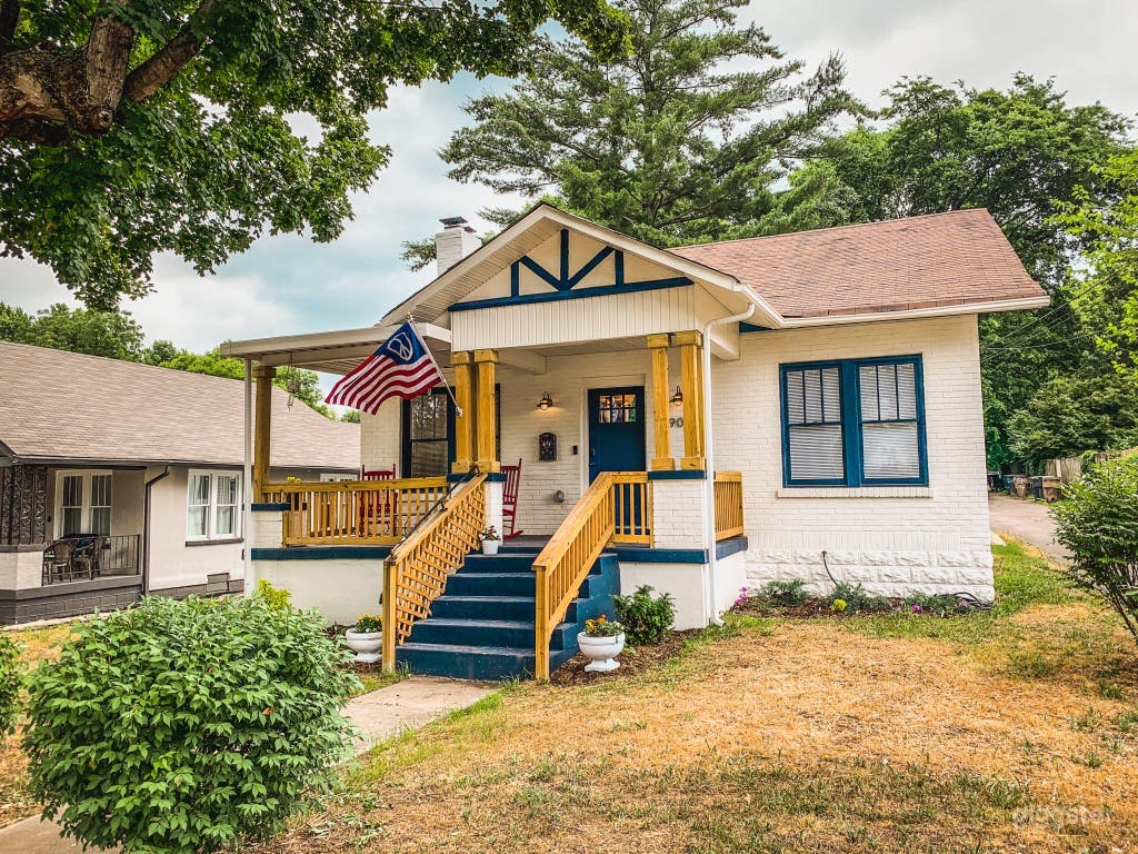 Renovated 100-year-old East Nashville Bungalow Photo 1