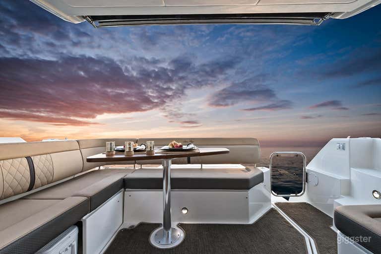  43' SUNDANCER YACHT 
