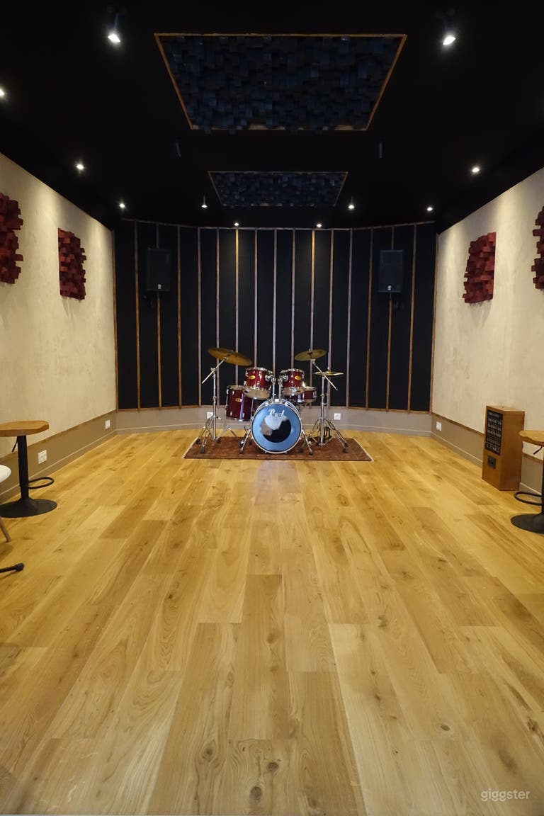  Studio d'enregistrement professionnel avec piano et salle de contrôle 