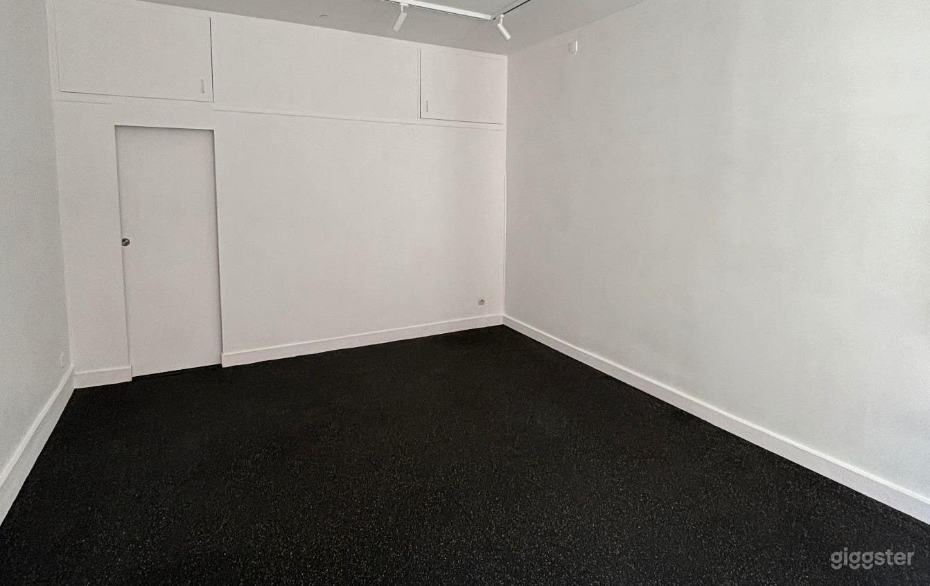 Small gallery in the heart of the Marais Photo 4