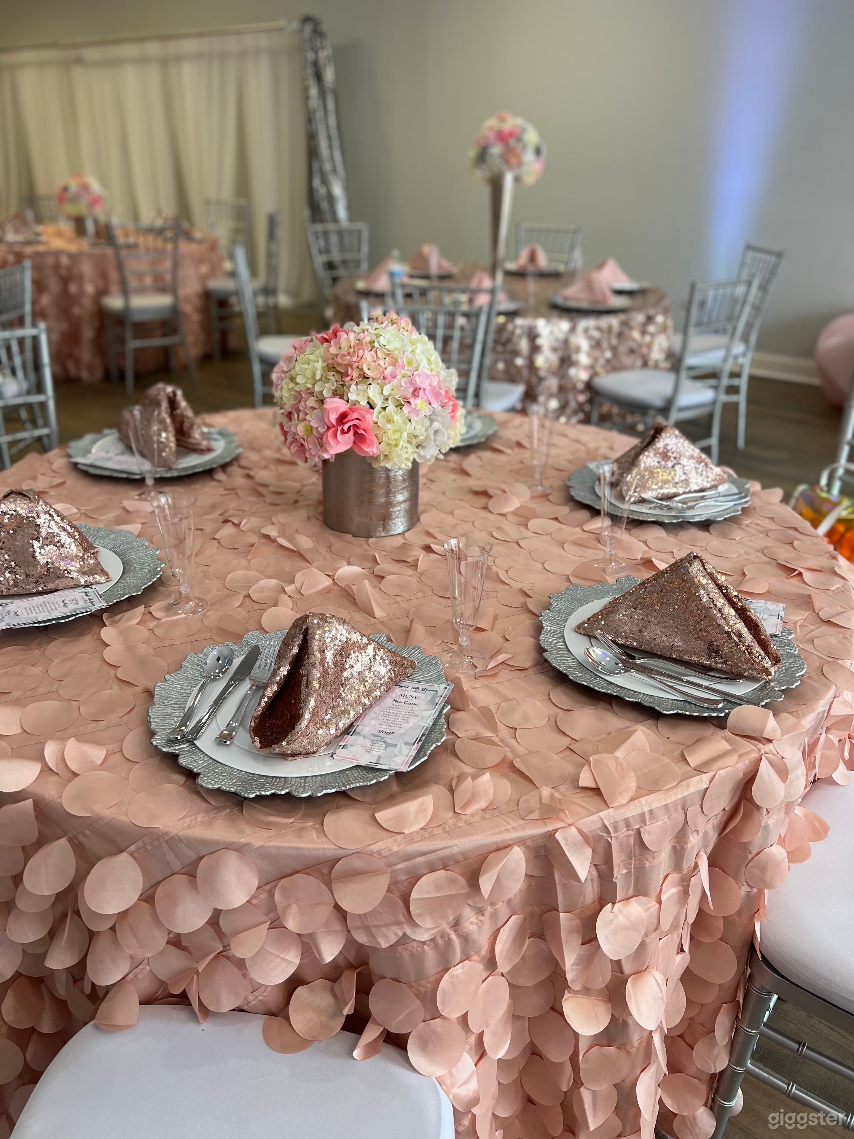 Modern and Intimate Event Venue in Warren, MI Photo 3