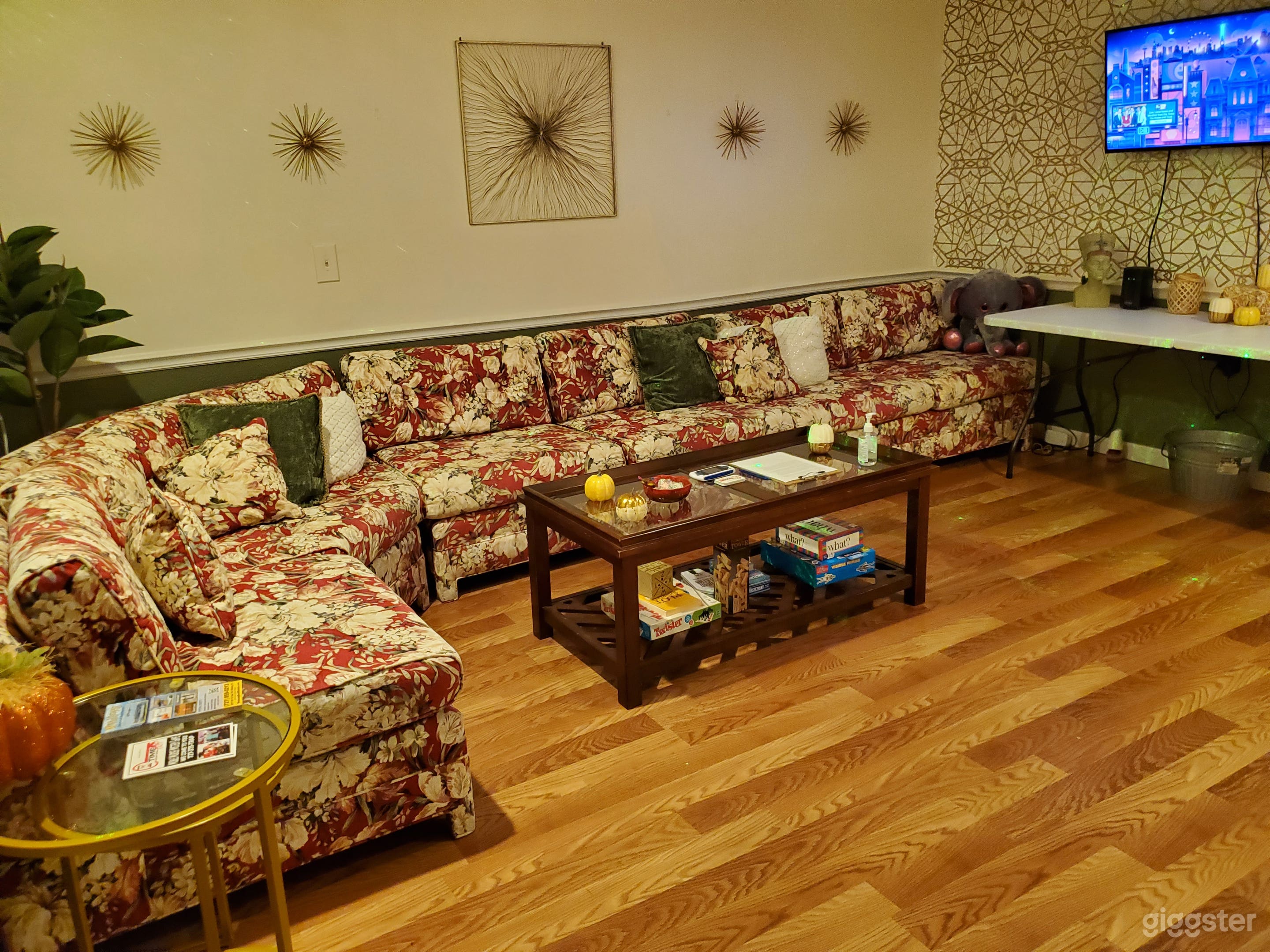 Party / Meeting Space 