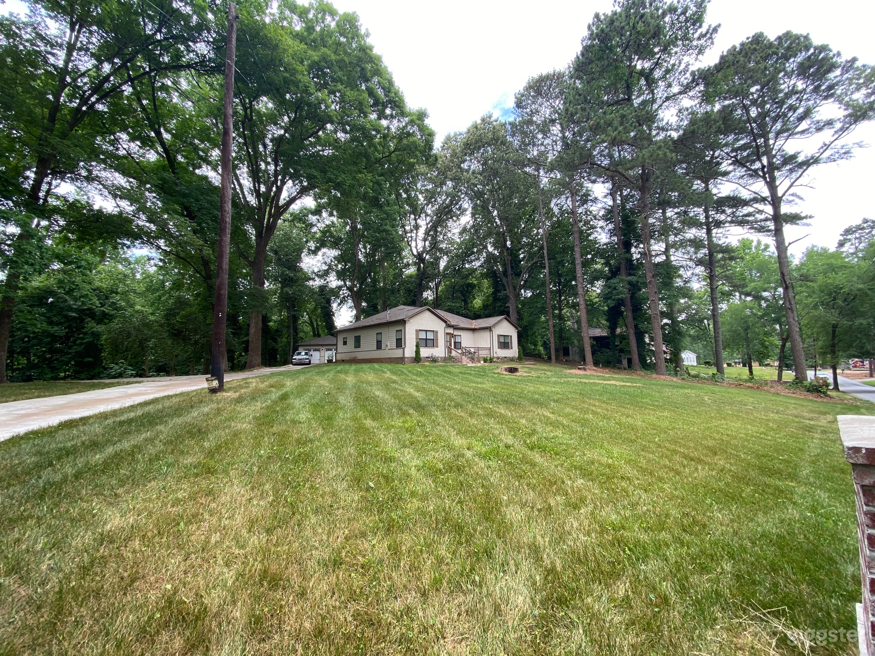 New 3b/3b Ranch style home on 1 acre with Studio  Photo 1