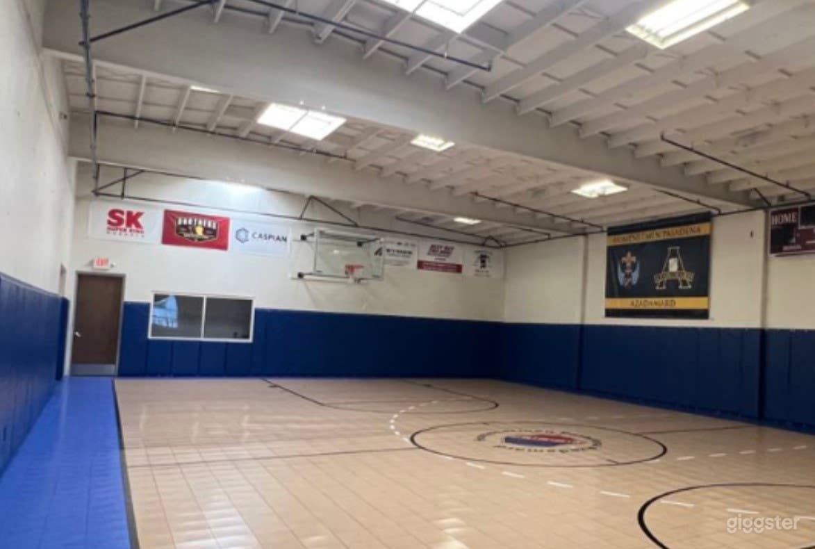 Modern Indoor School Basketball Court Photo 2