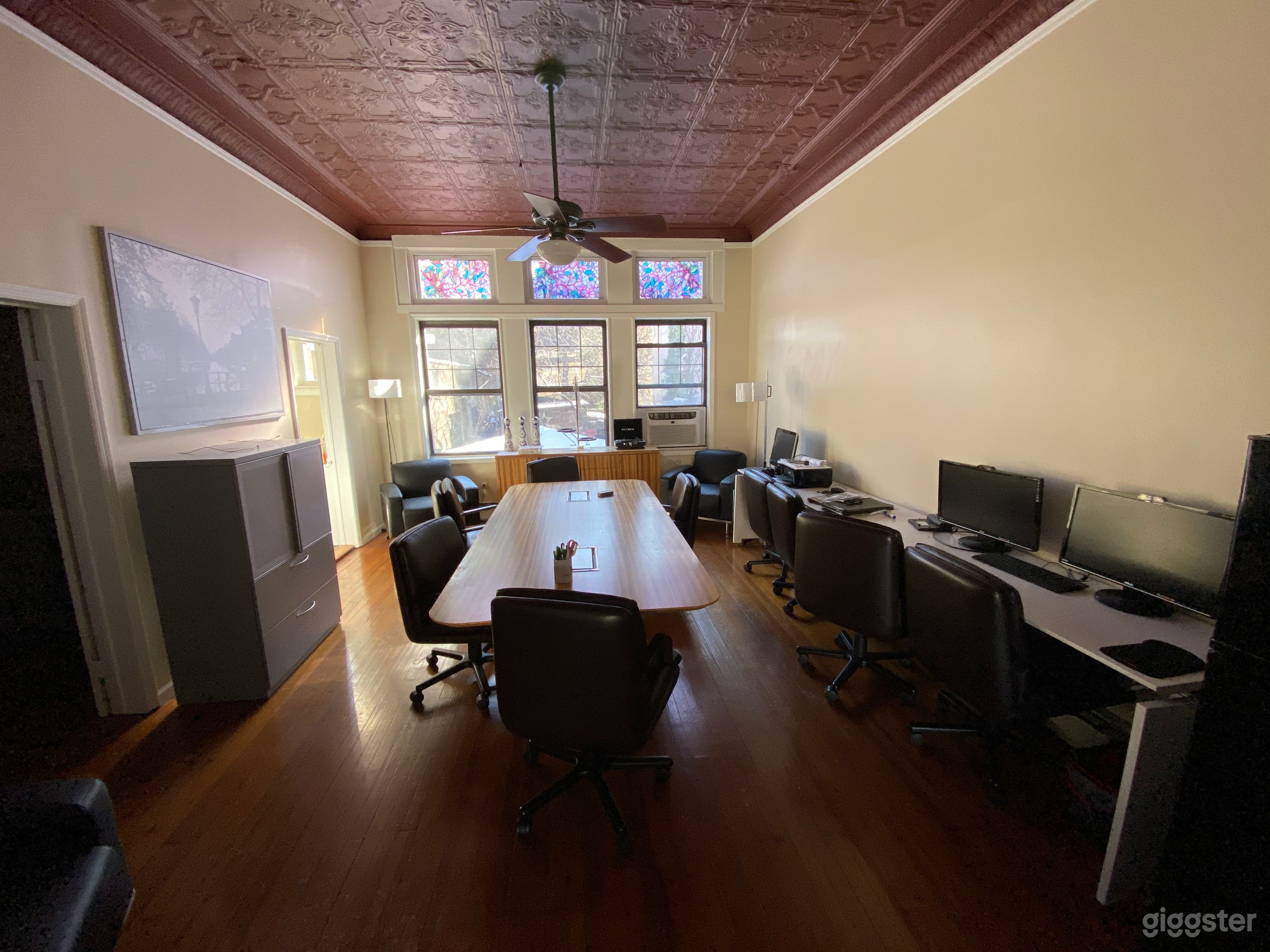 Office space Photo 2