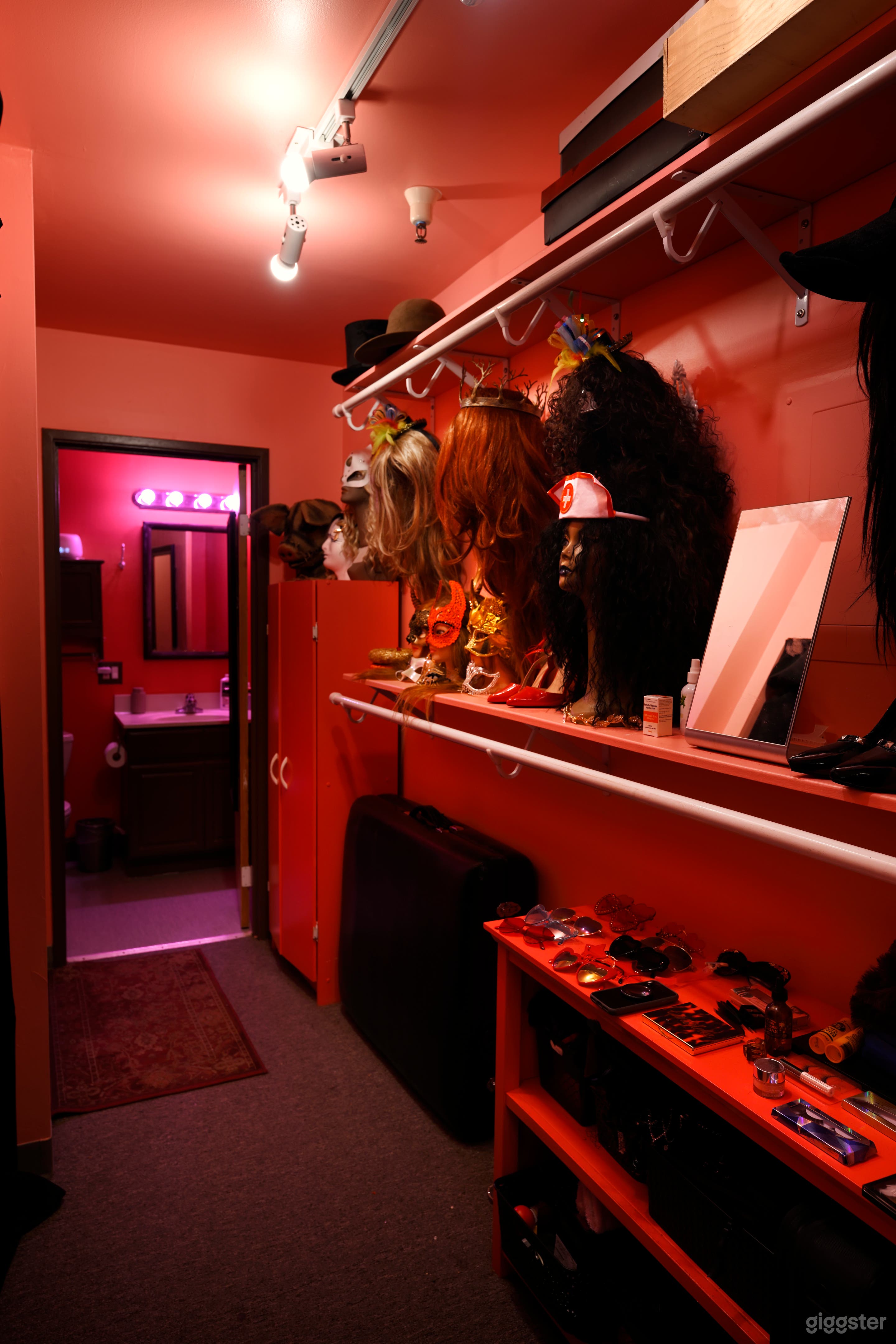 vibrant themed rooms