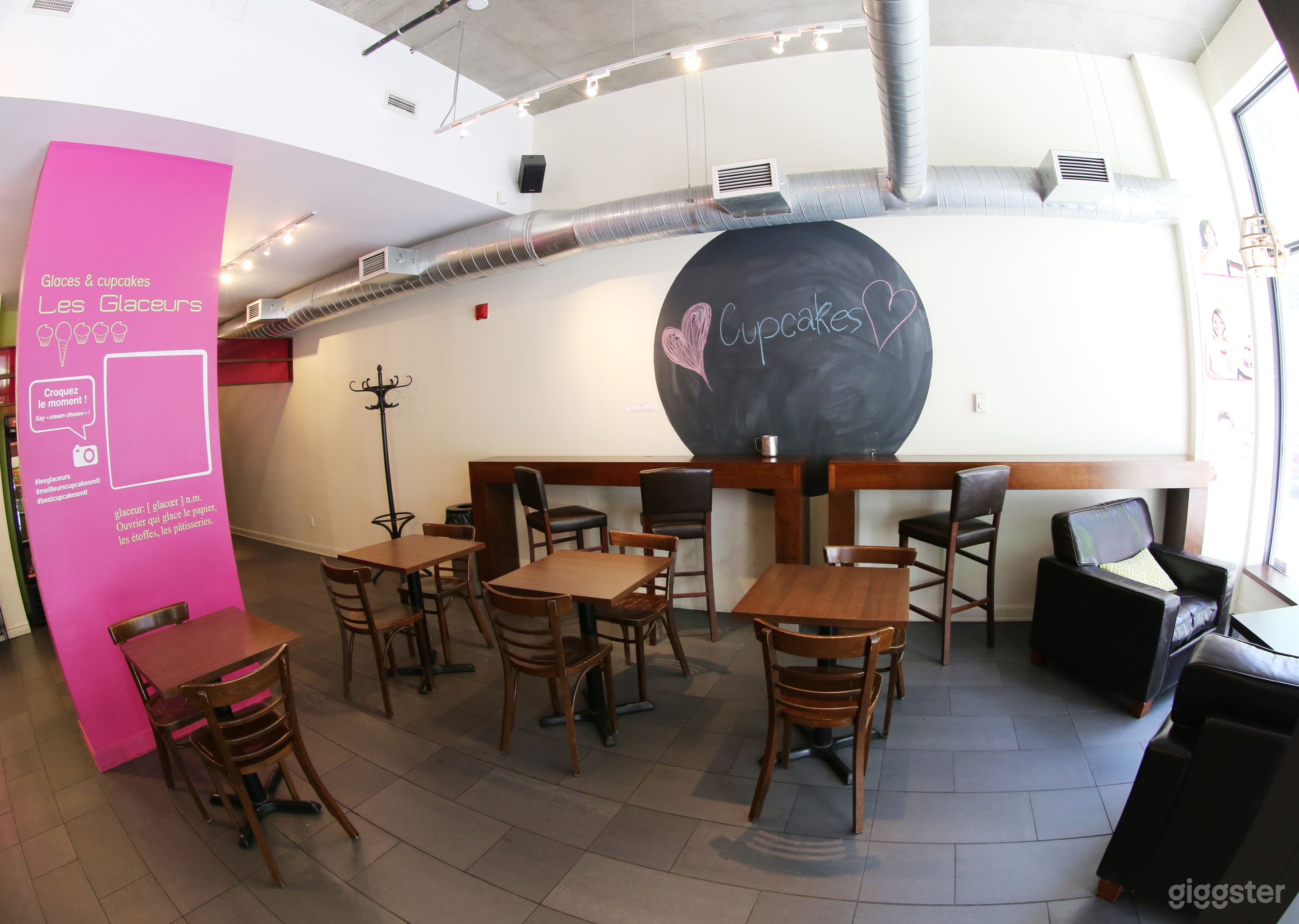 Beautiful Location in the Heart of Old Montreal Photo 4