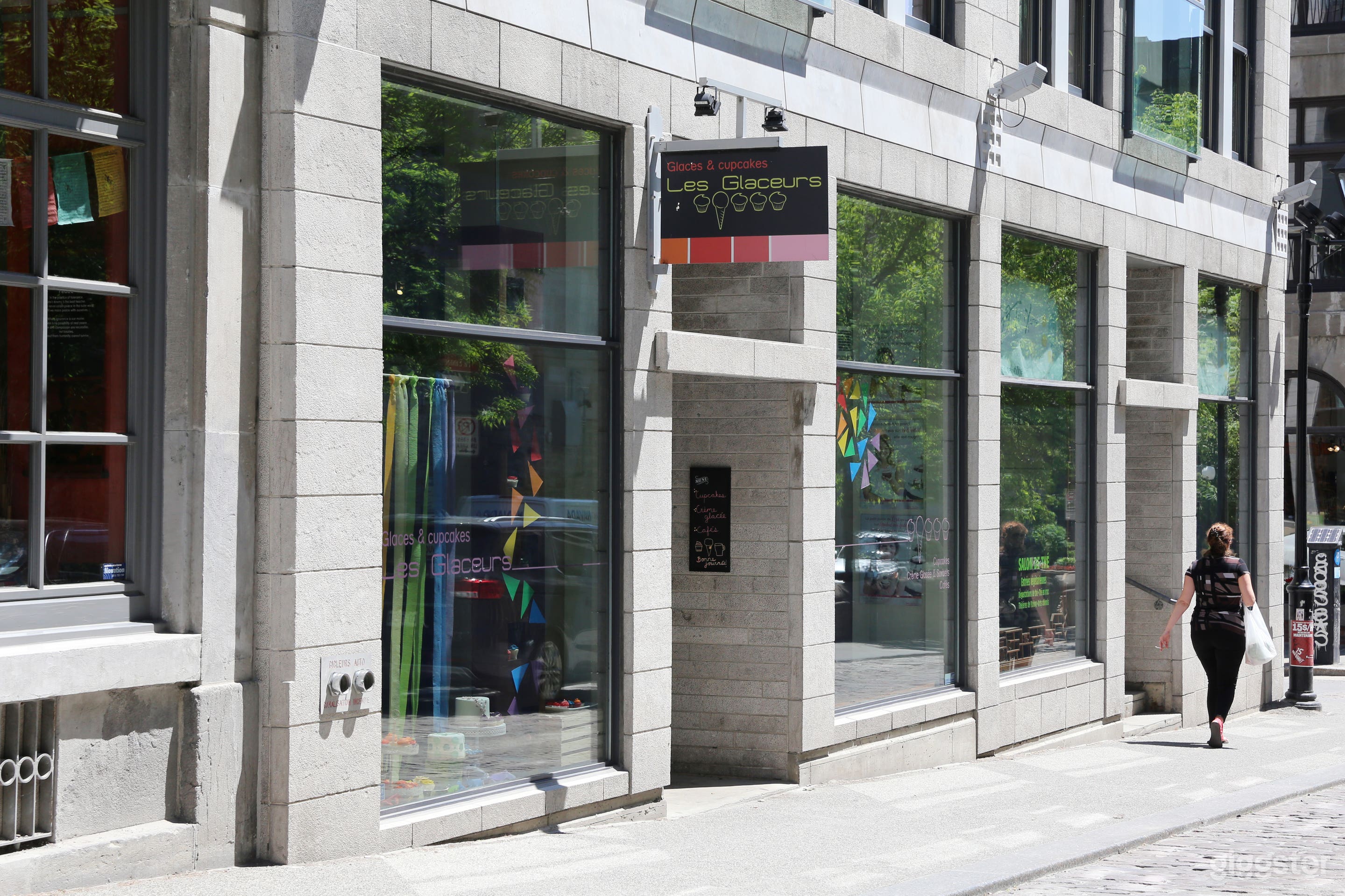 Beautiful Location in the Heart of Old Montreal Photo 3