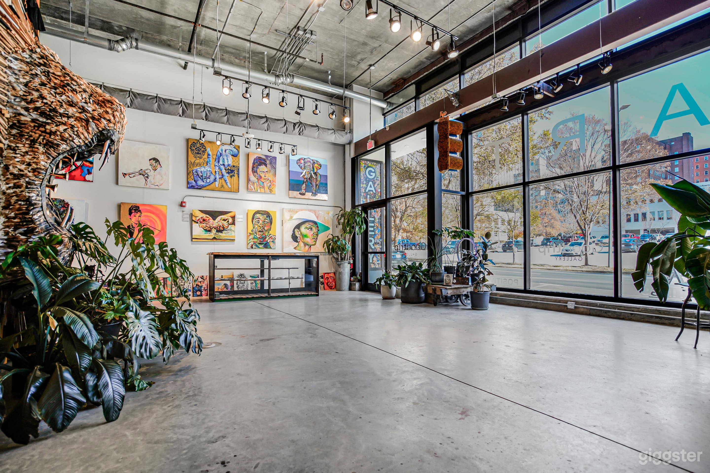 Artsy Downtown Art Studio Photo 1