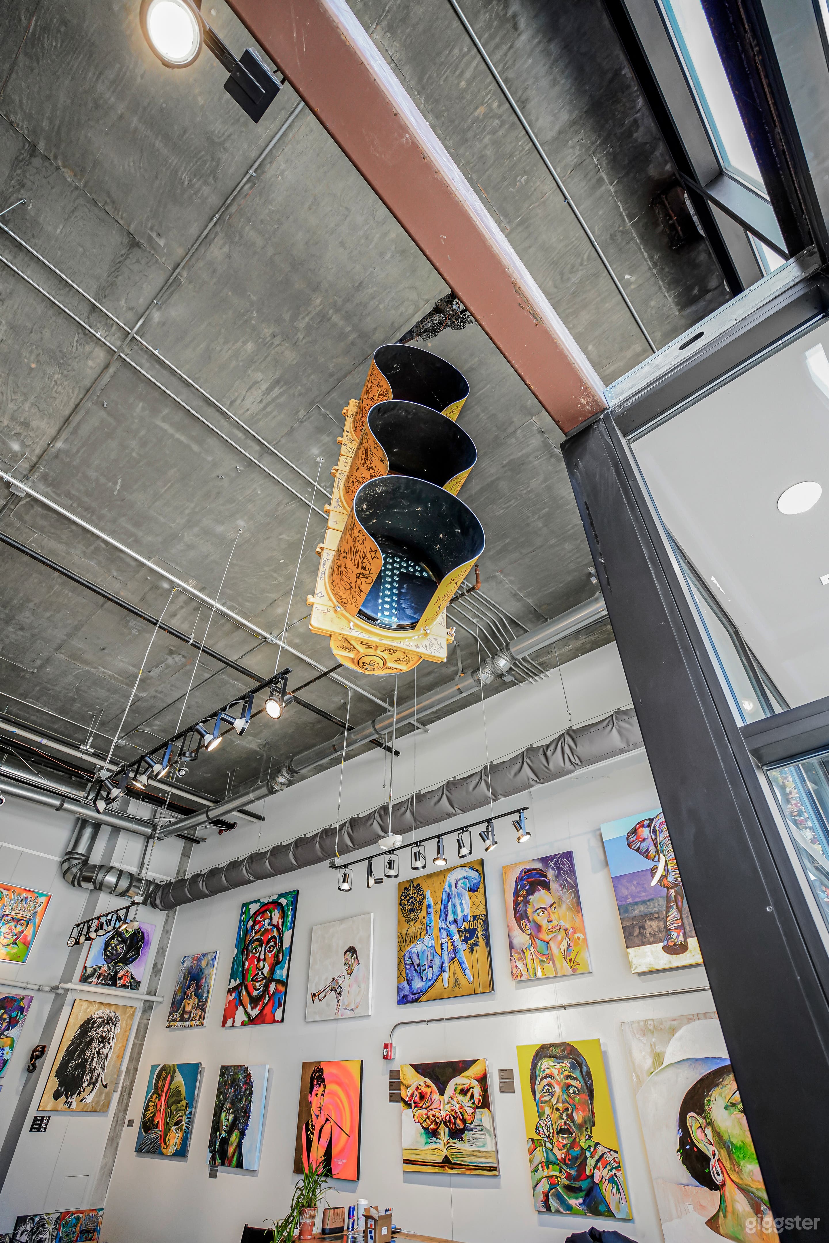 Artsy Downtown Art Studio Photo 3