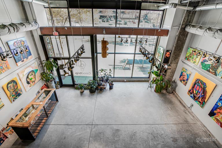  Artsy Downtown Art Studio 