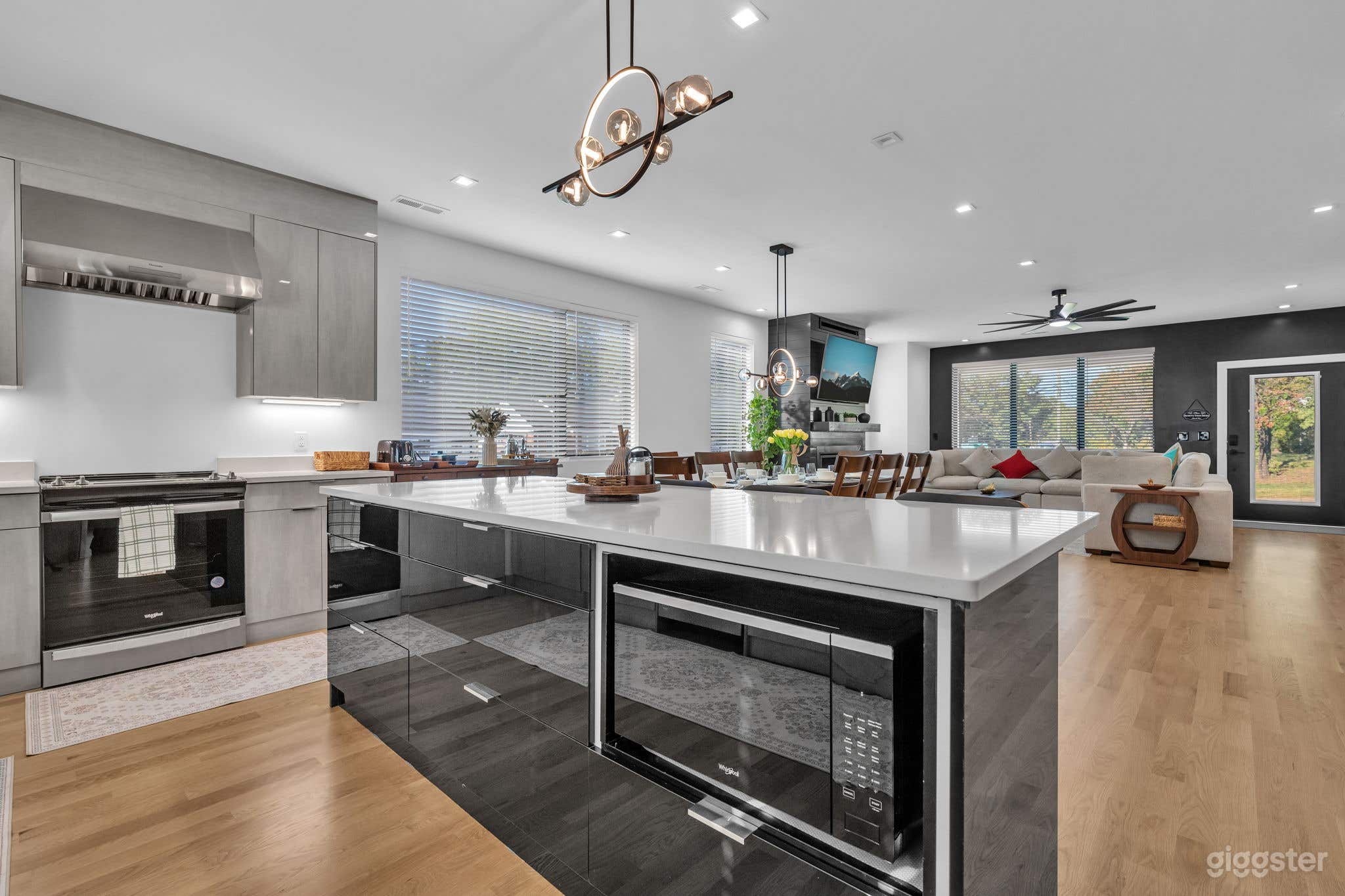 Modern Luxury 7BR Home with Open Concept Layout in Raleigh Photo 1