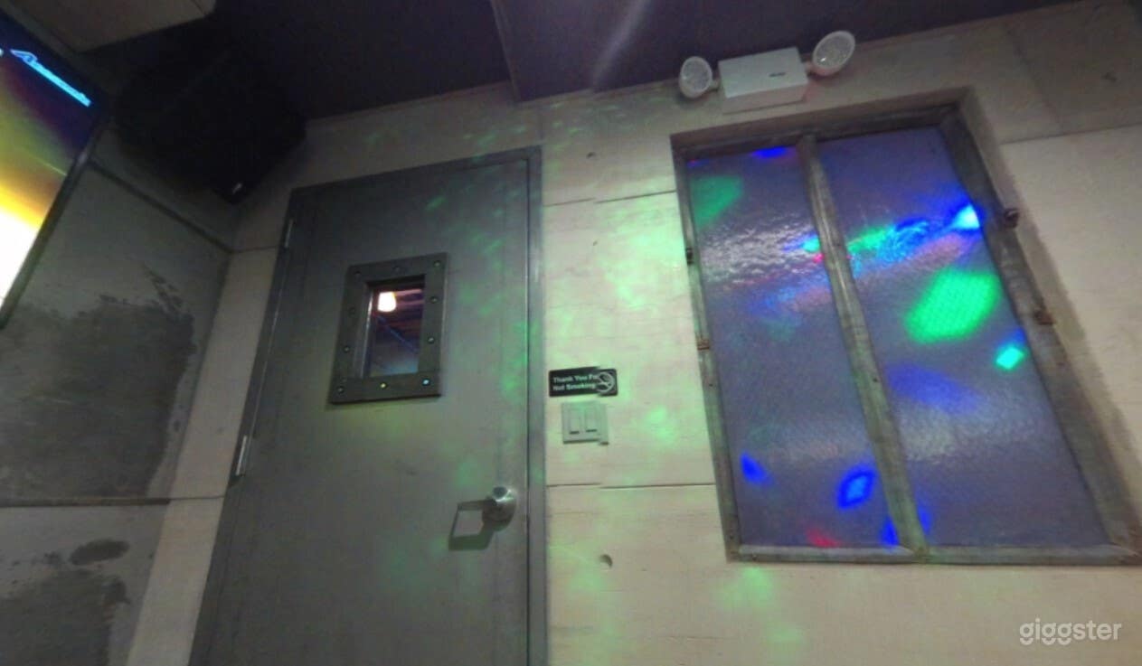 THE LOCKER ROOM Photo 4