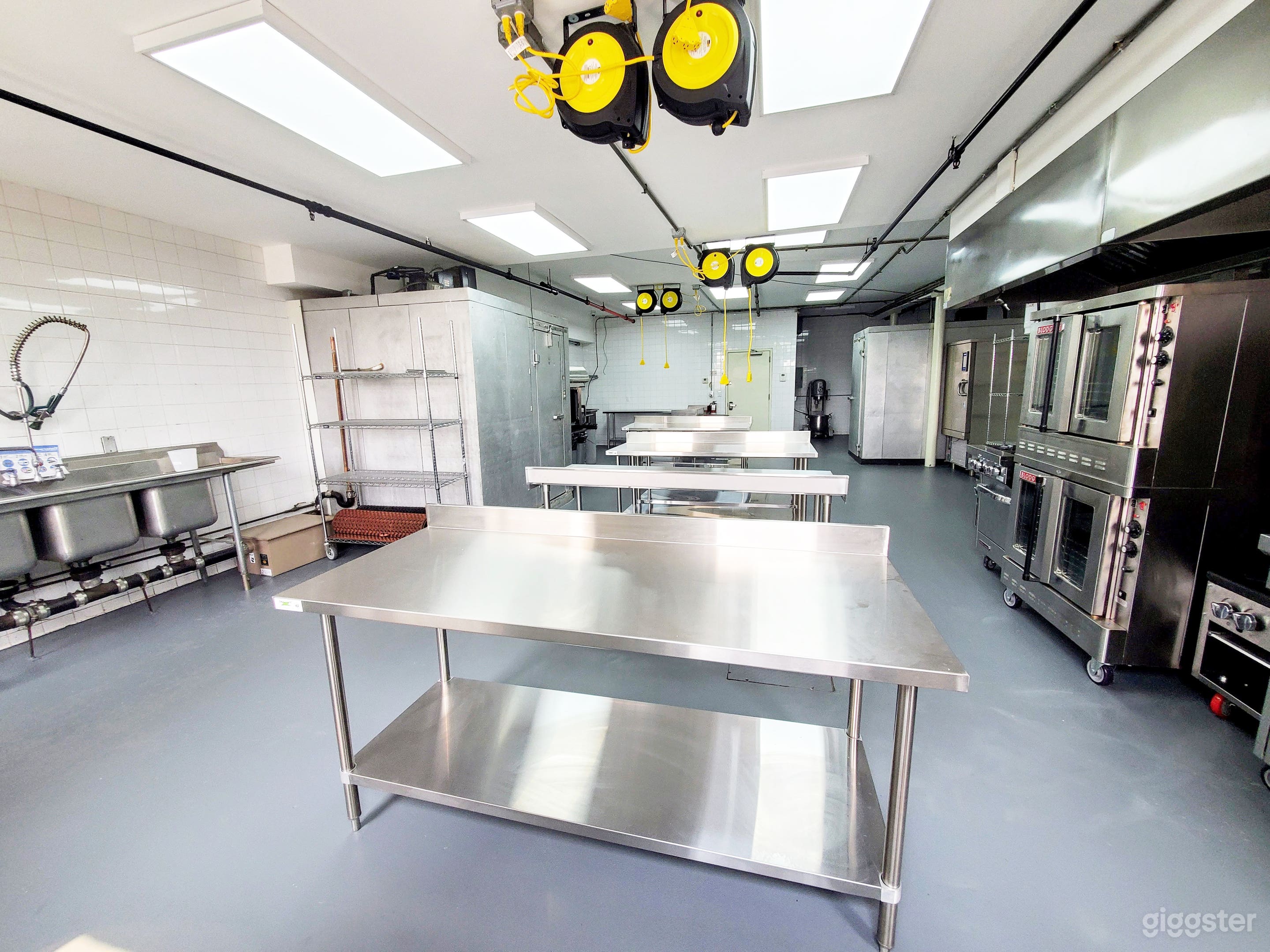 E.terra Kitchen Photo 3