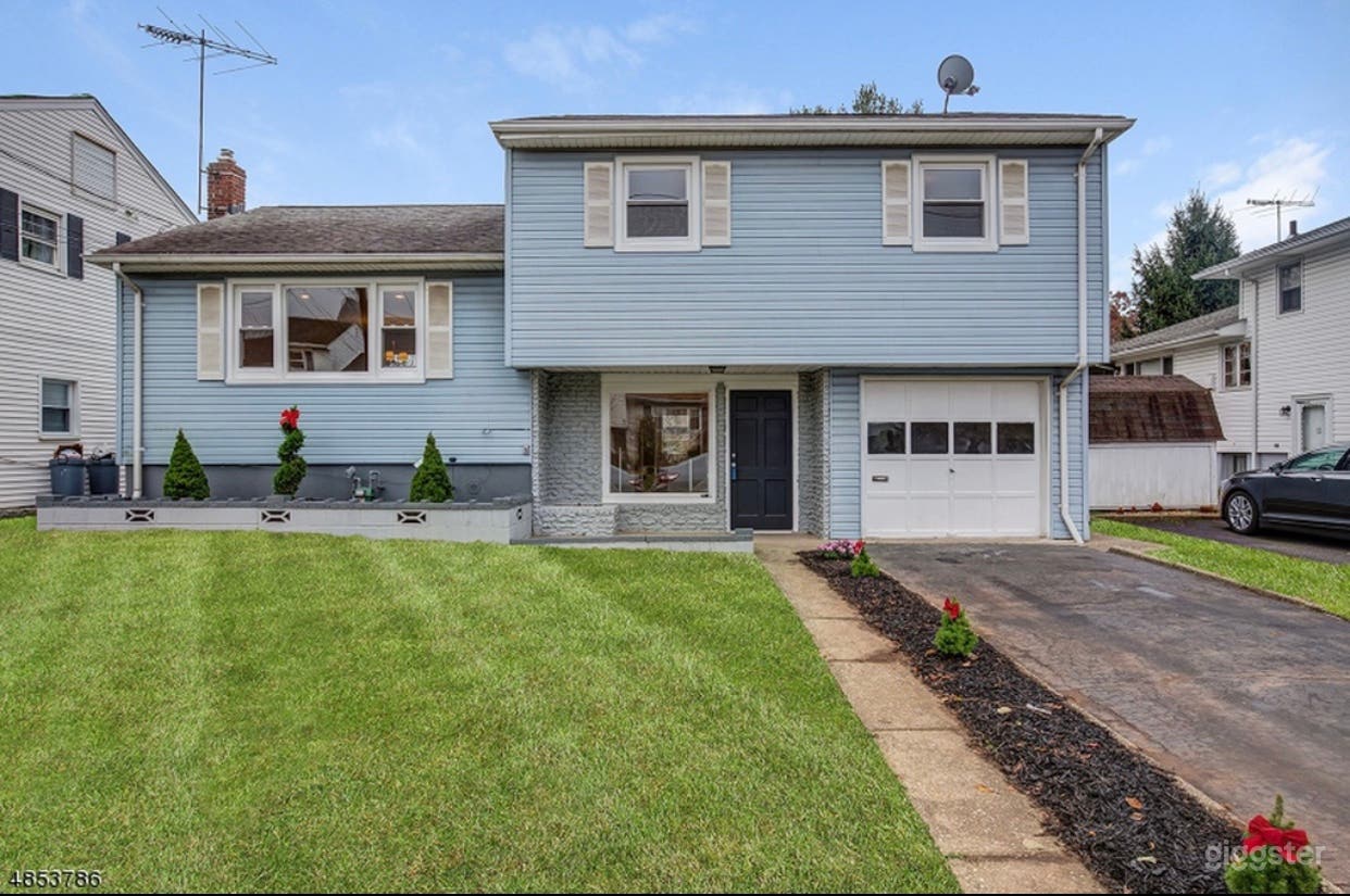 Luxury Content-Ready Home w/ Chic Aesthetics Photo 1