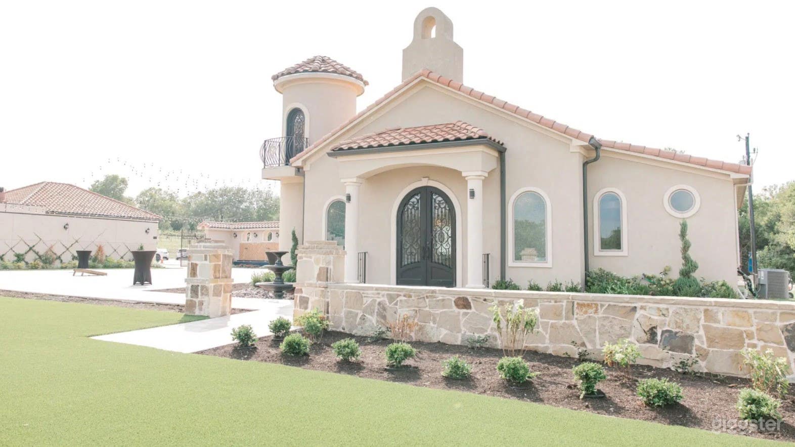 Chapel D'Vina  Photo 3