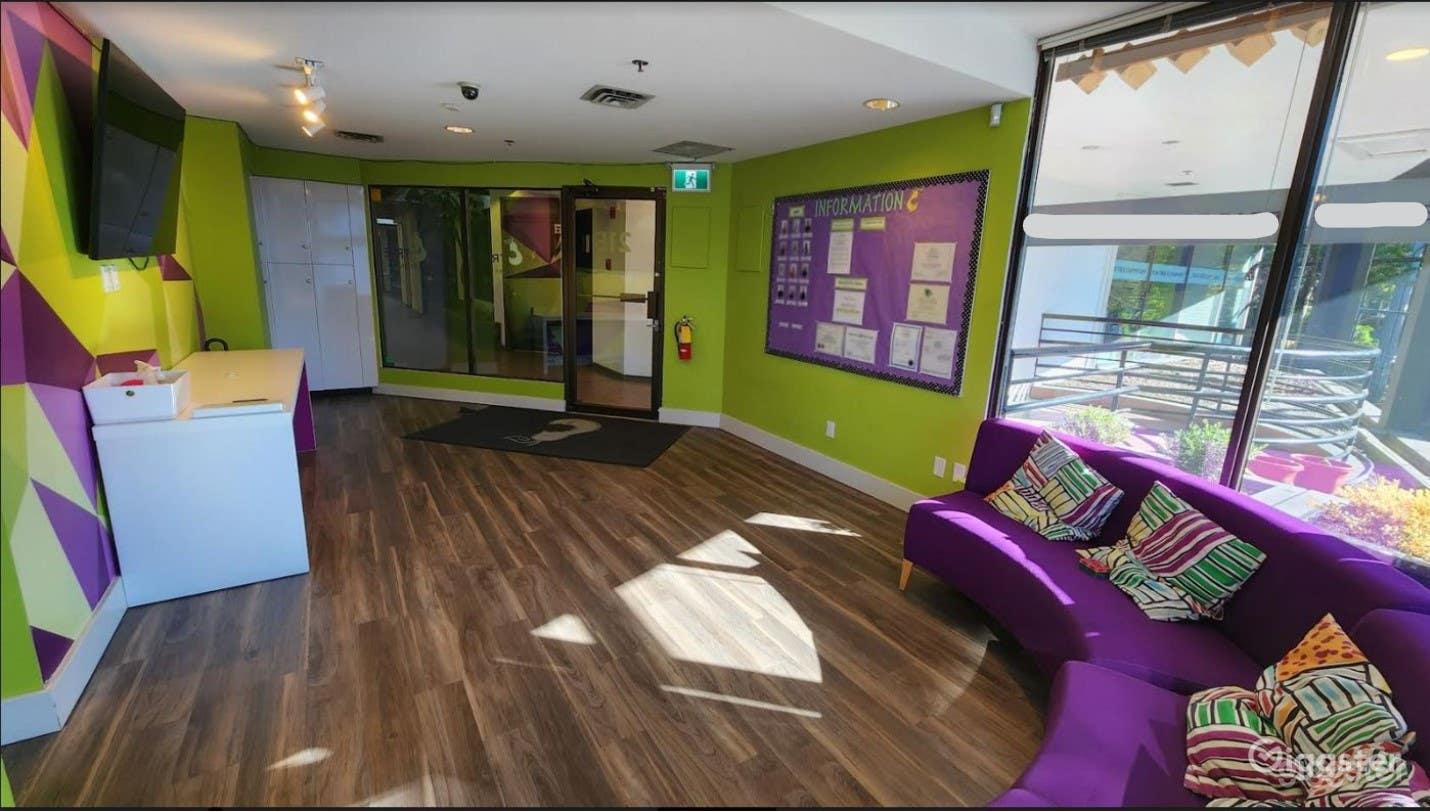 The Reception Area Photo 4