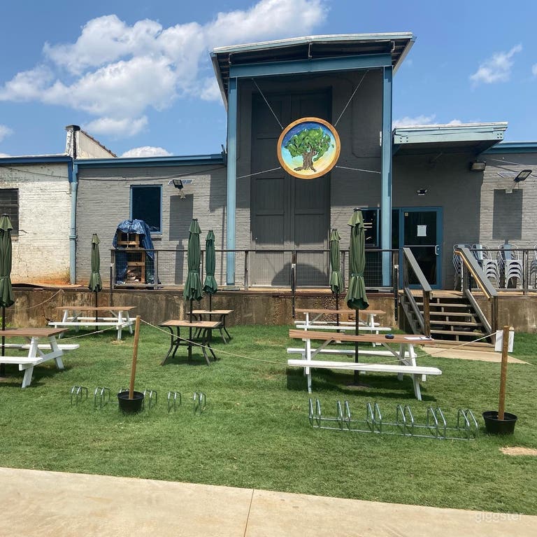  Outdoor Patio in Greenville 