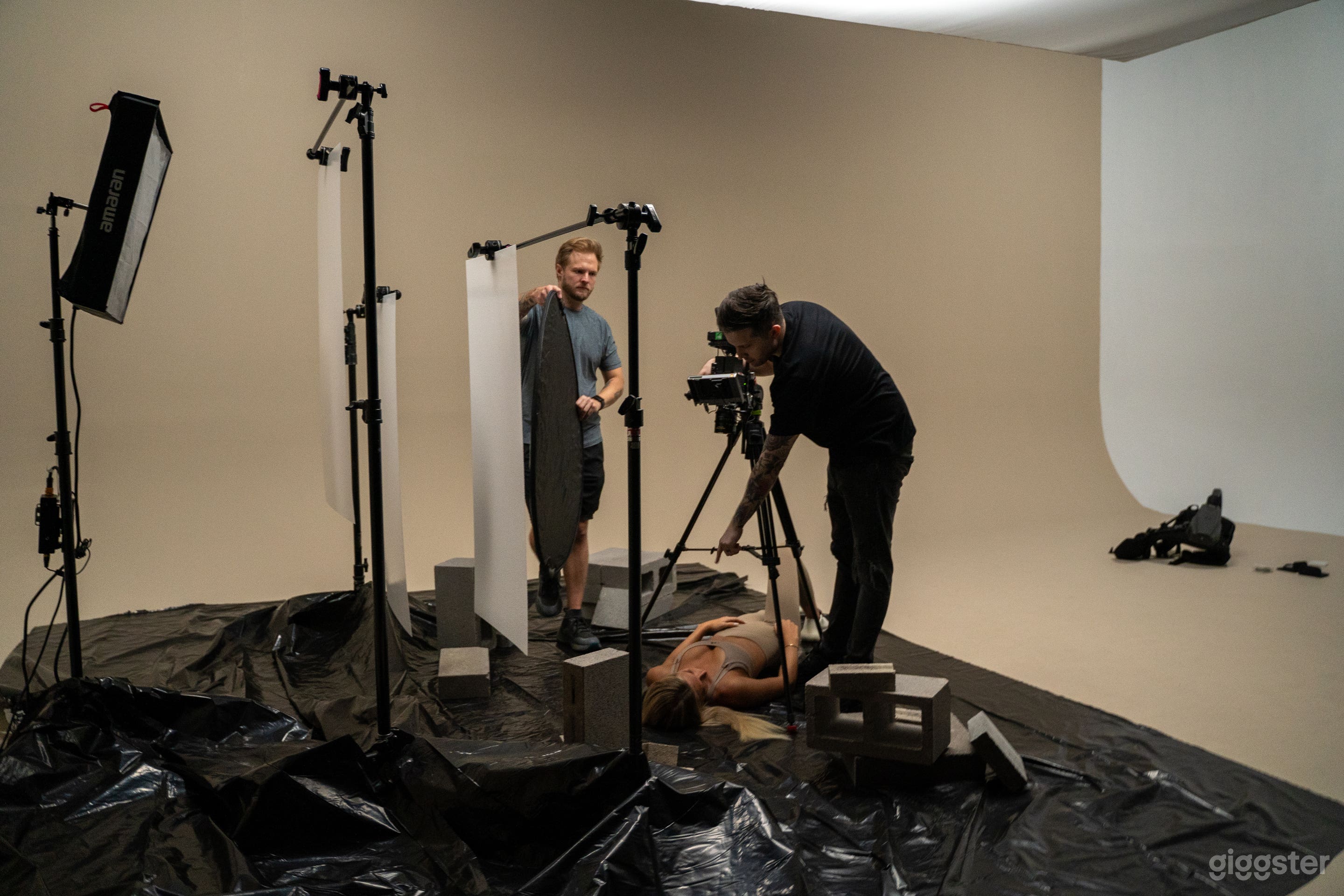 Production Soundstage with Cyc Wall + Drive-In Access Photo 4