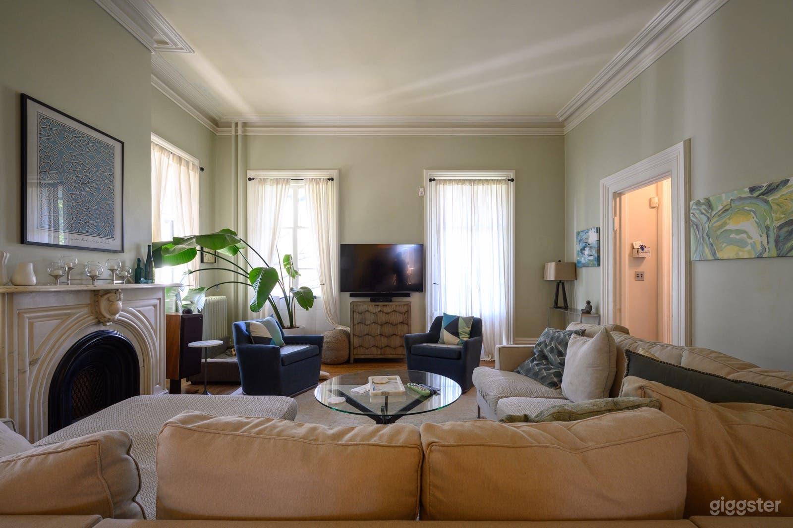 Stylish Victorian Farmhouse in Montclair Photo 3