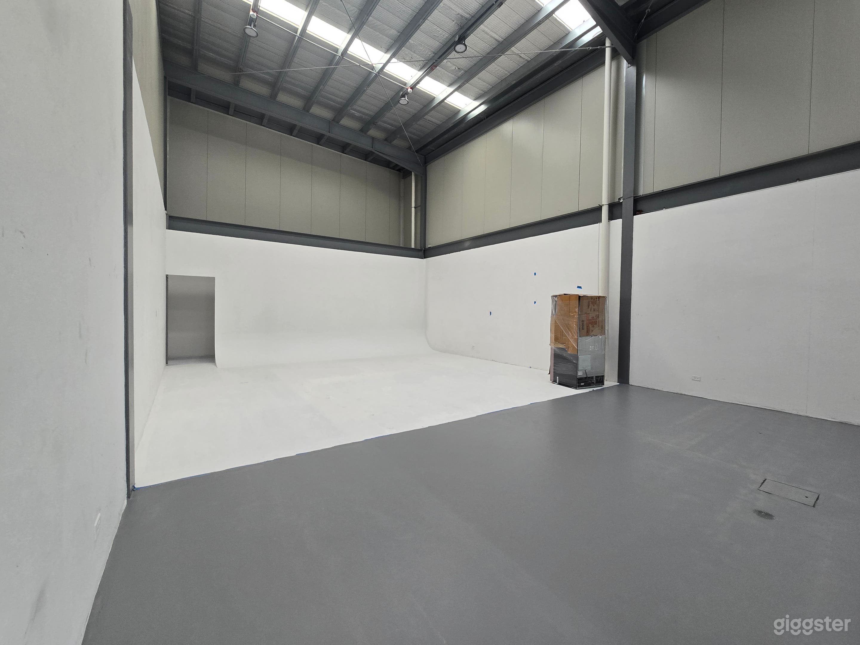 STUDIO SHOWING MAKE-UP AREA AND CCYC