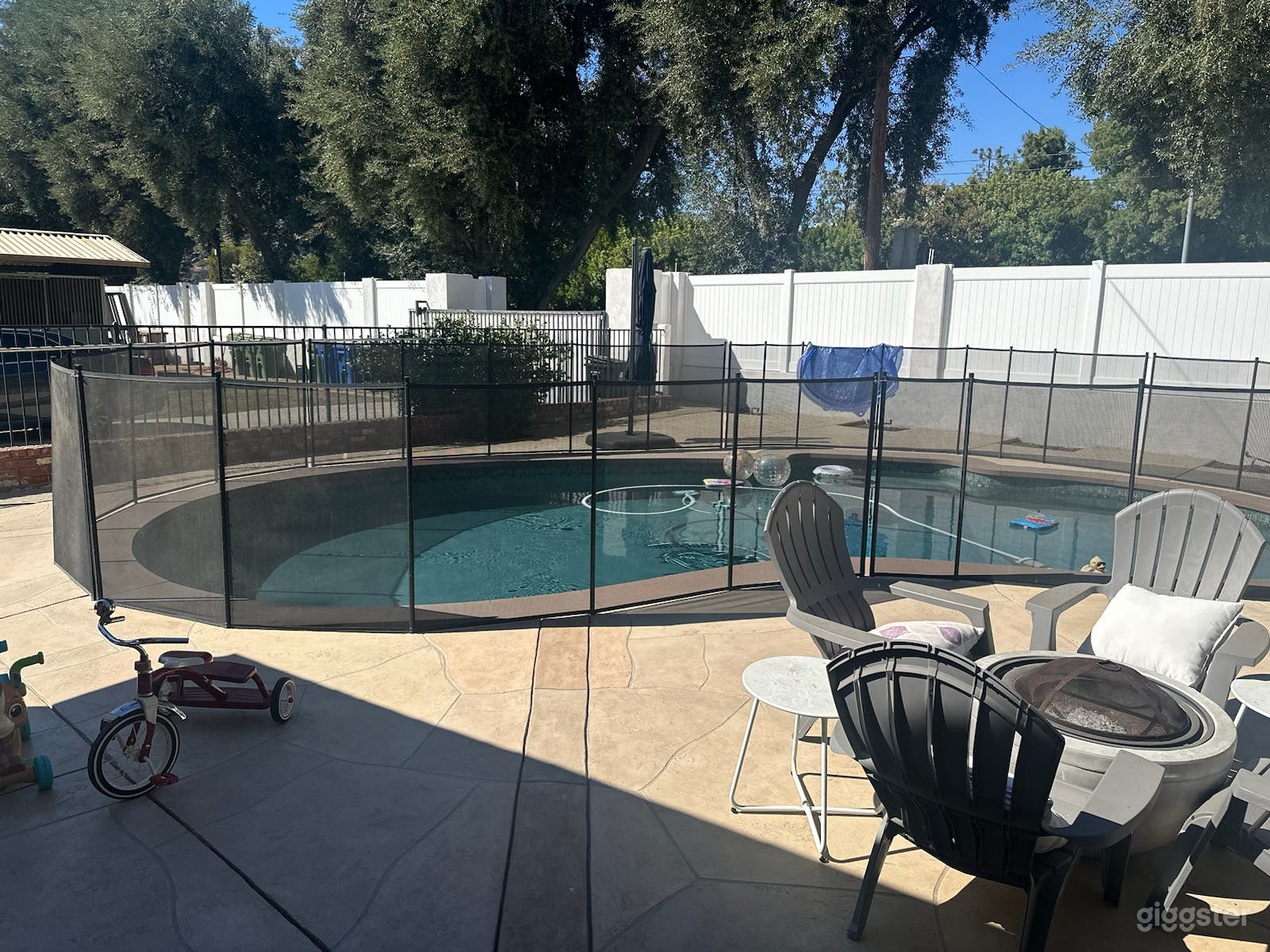 Poolside Oasis in the Countryside Photo 3