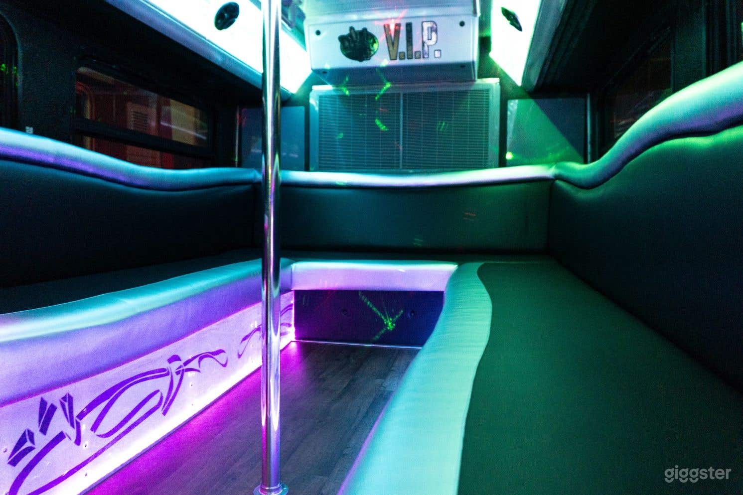VIP Party Bus "Platinum" in Minneapolis Photo 4