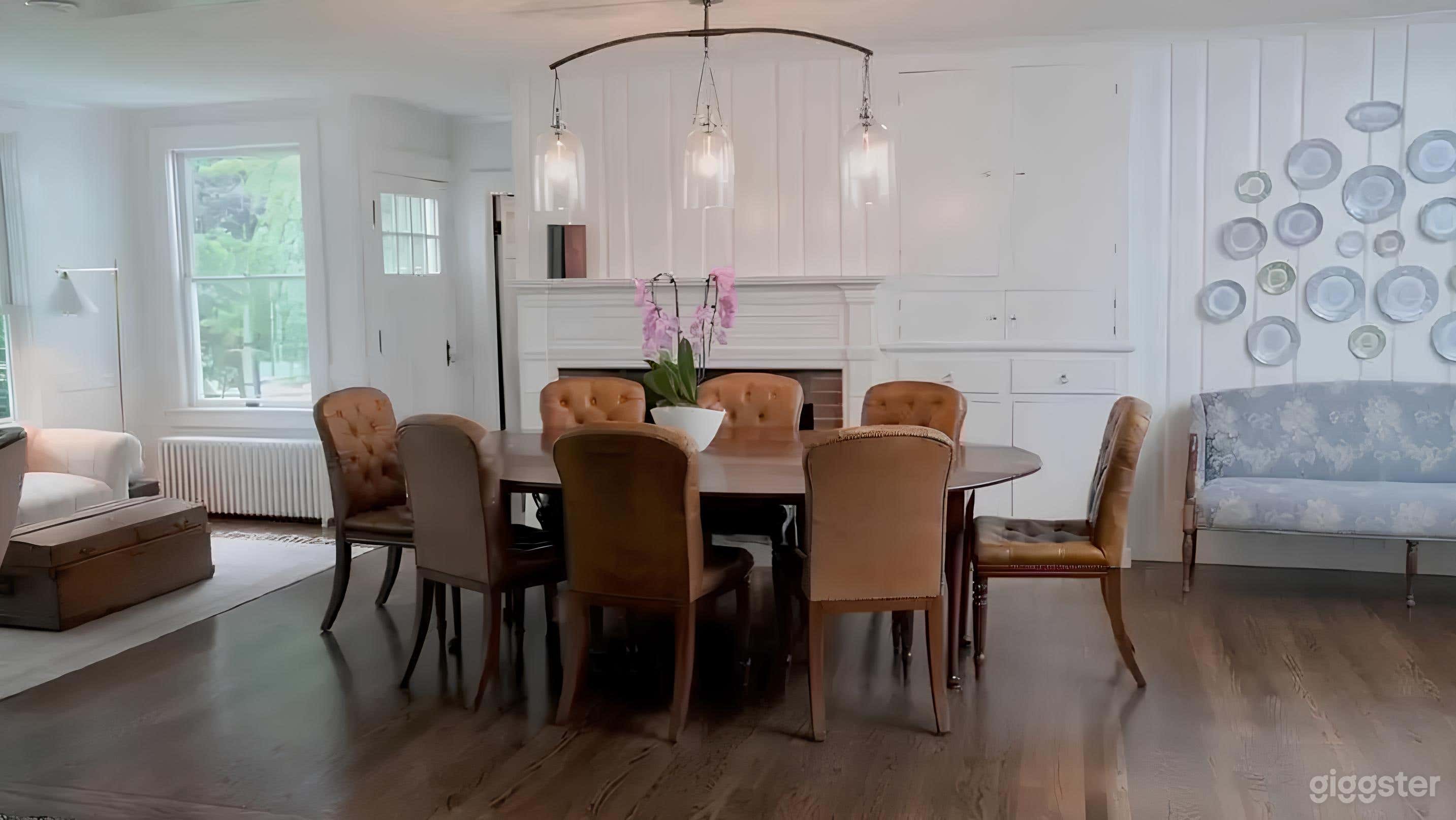 Elegant Equestrian Horse Farm House Photo 3