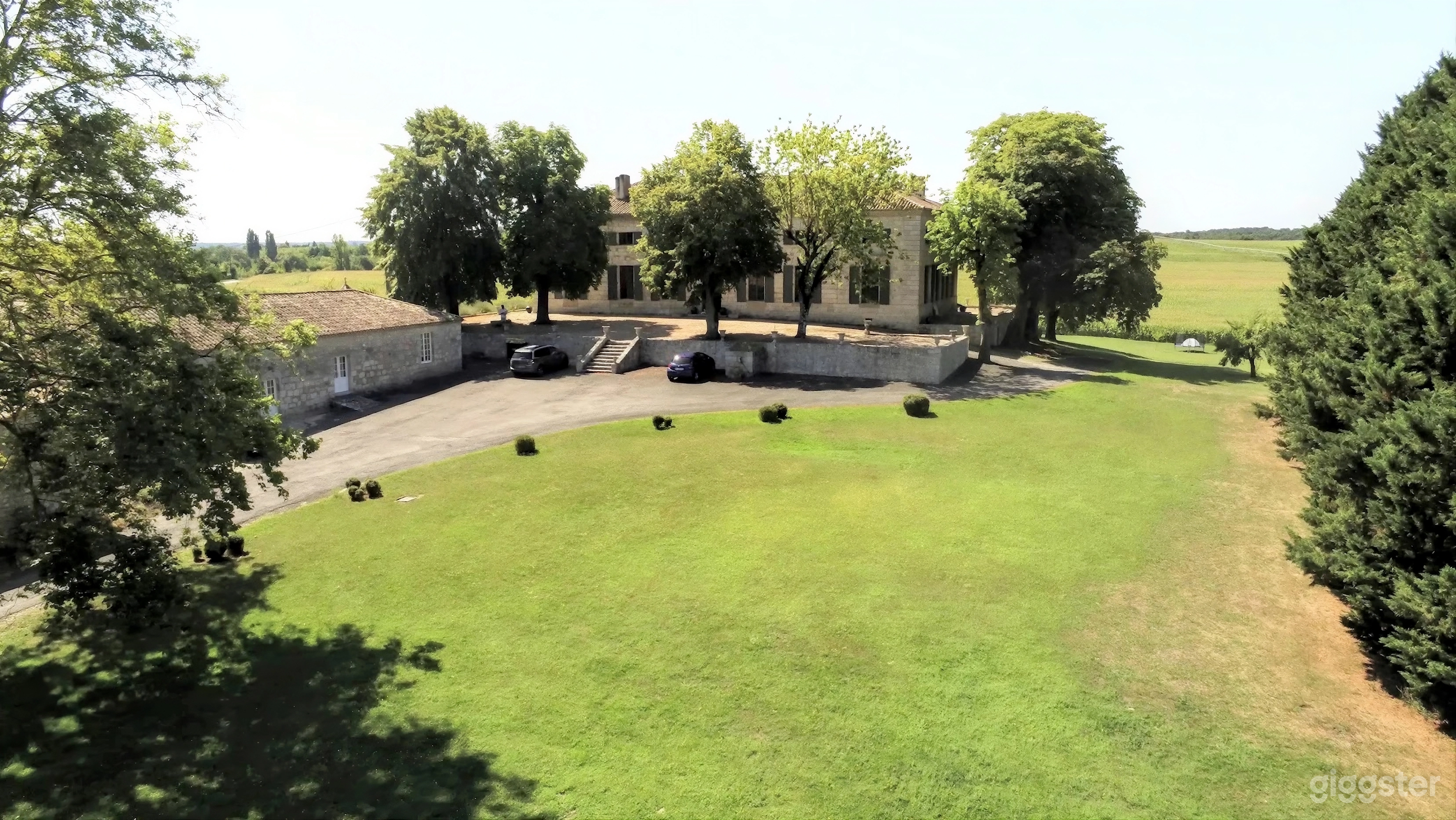 Photo de Charming 17th Century Property, 16 p., 6 br., Pool, Billiards 4