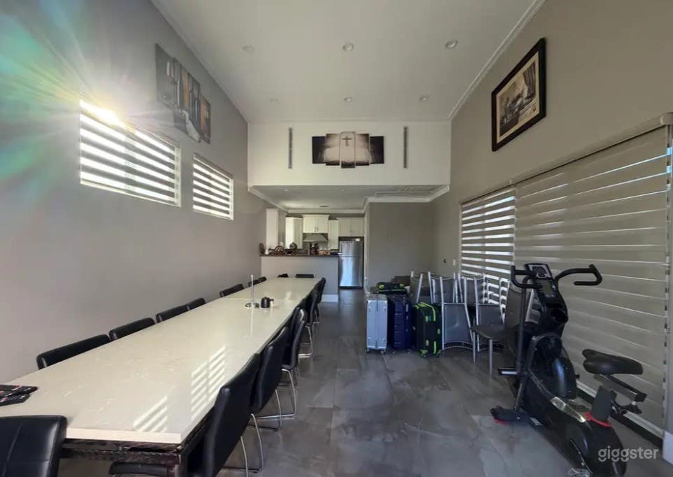 Breathtaking Modern Estate Photo 3