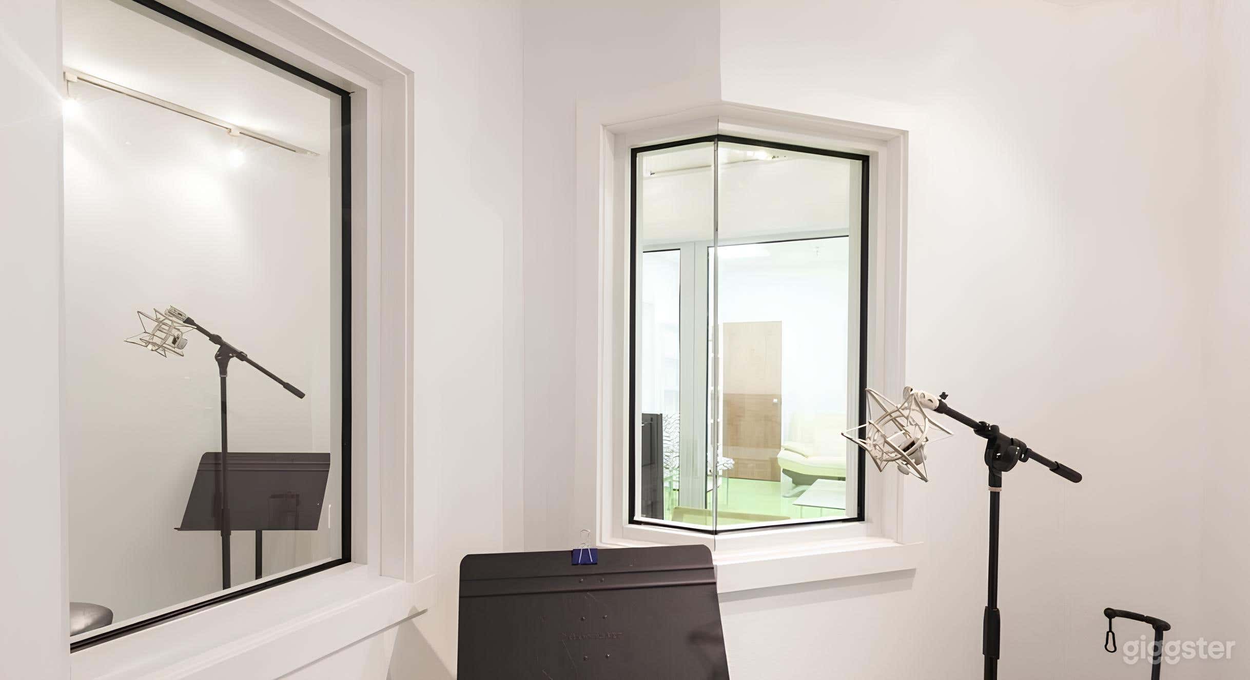 Audio Recording Studio/Booth Photo 3