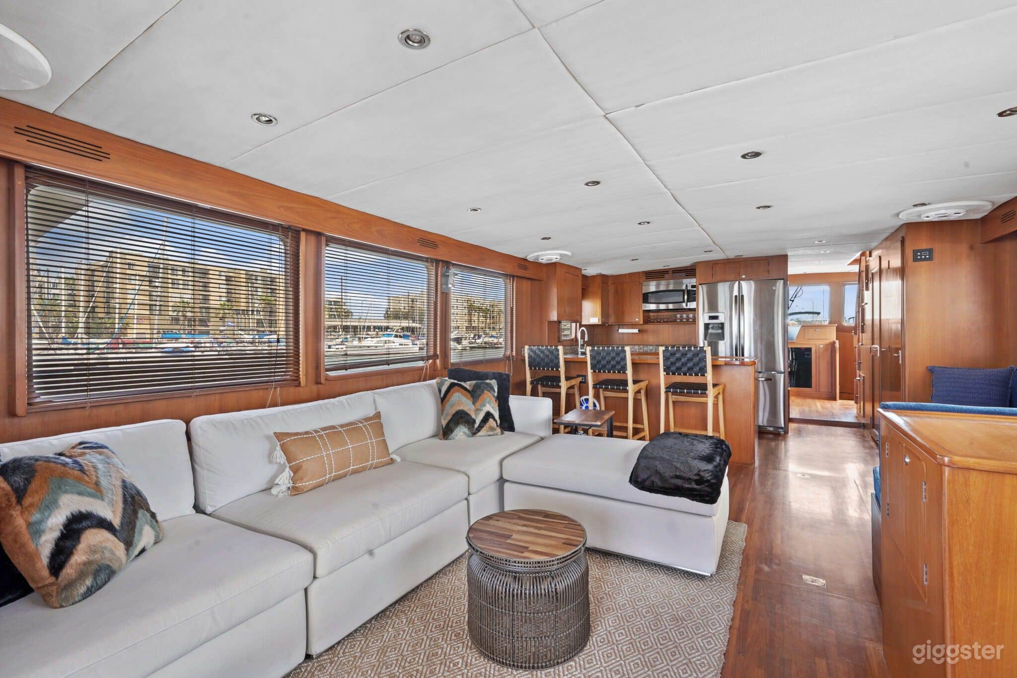 70' DEFEVER / WANDERLUST BOAT Photo 3