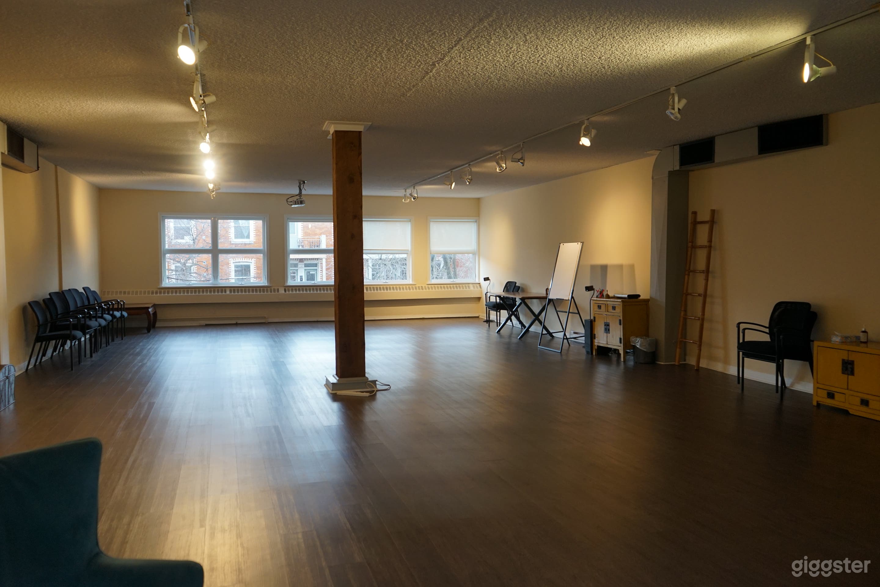 Einstein room - Upper level