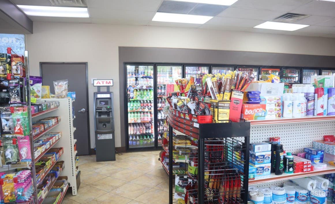 Family Friendly Convenience Store Photo 2