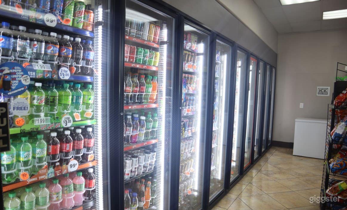 Family Friendly Convenience Store Photo 3