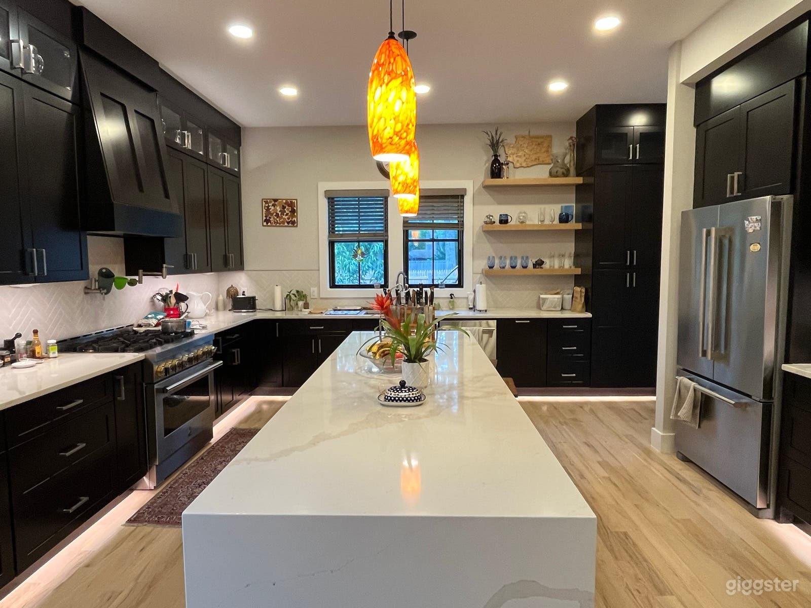 Suburban home with modern, open-plan kitchen Photo 2