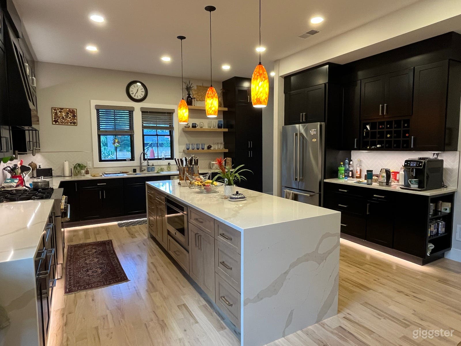 Suburban home with modern, open-plan kitchen Photo 3